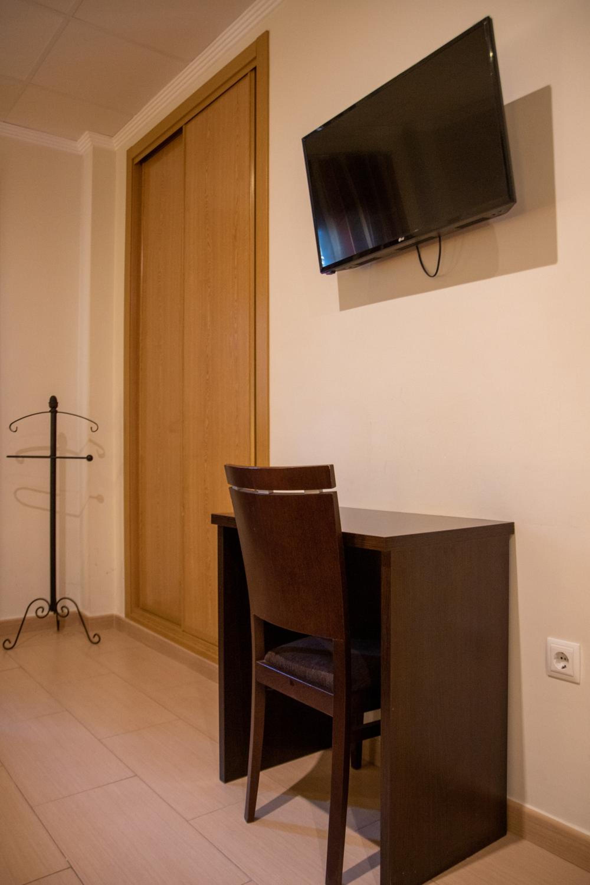 Standard Twin Room photo 3