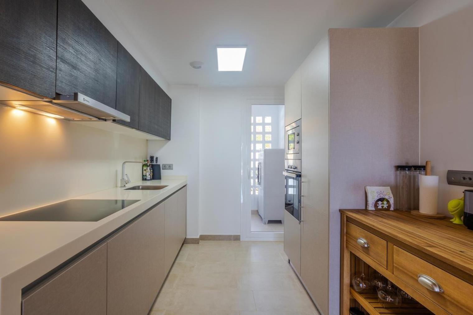 Two-Bedroom Apartment with Pool View photo 2