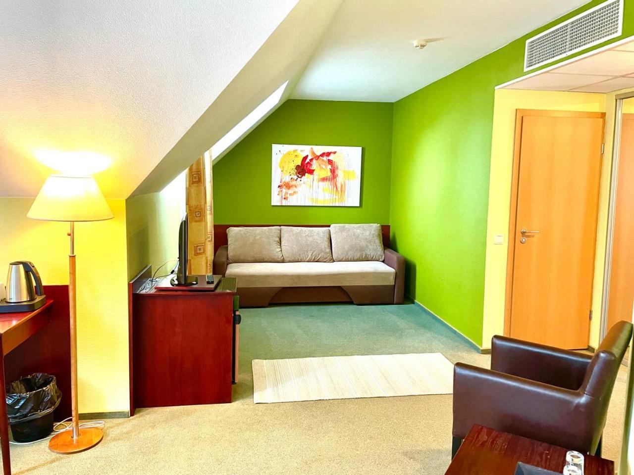 Family Room photo 2