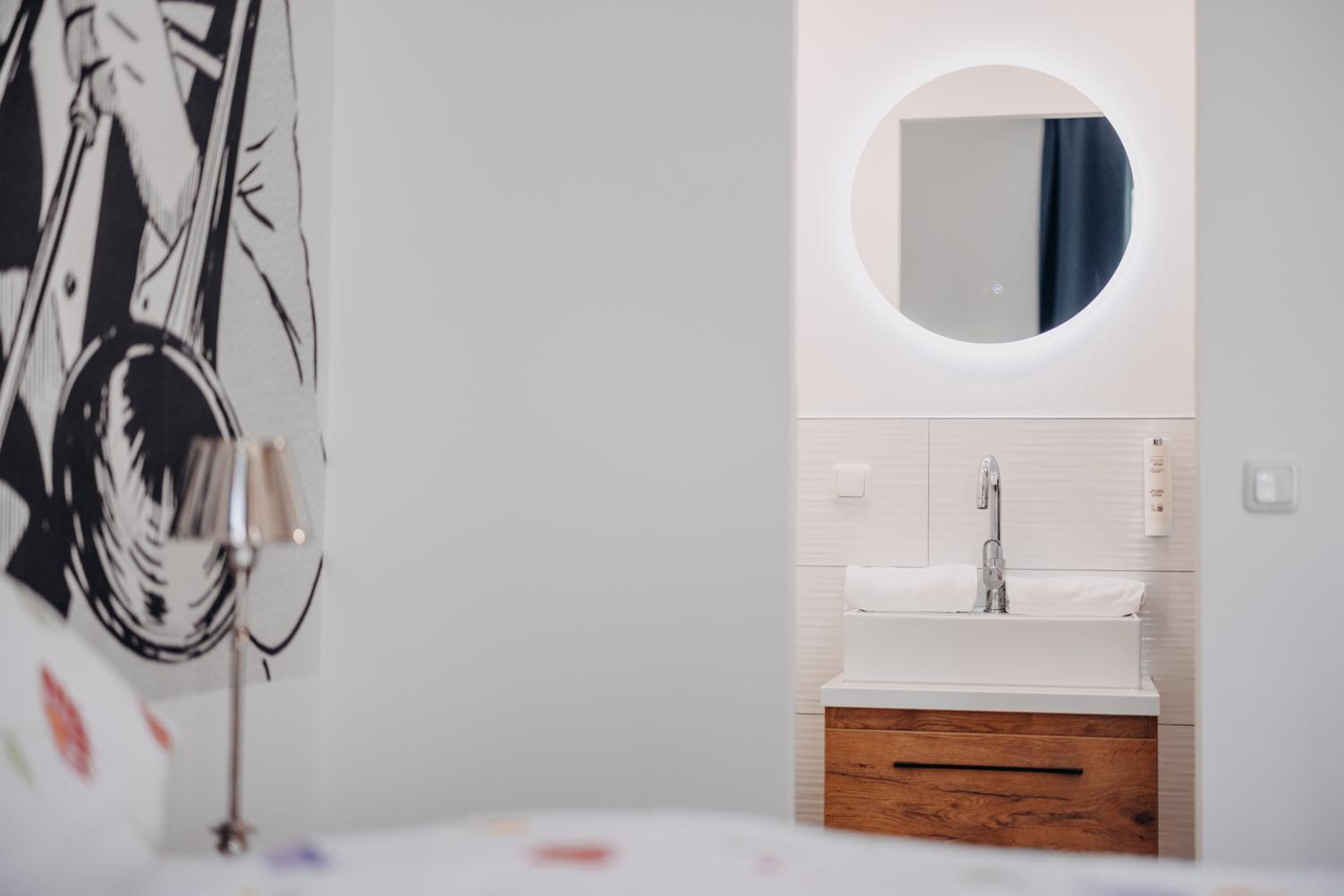 Double Room - Photo 17