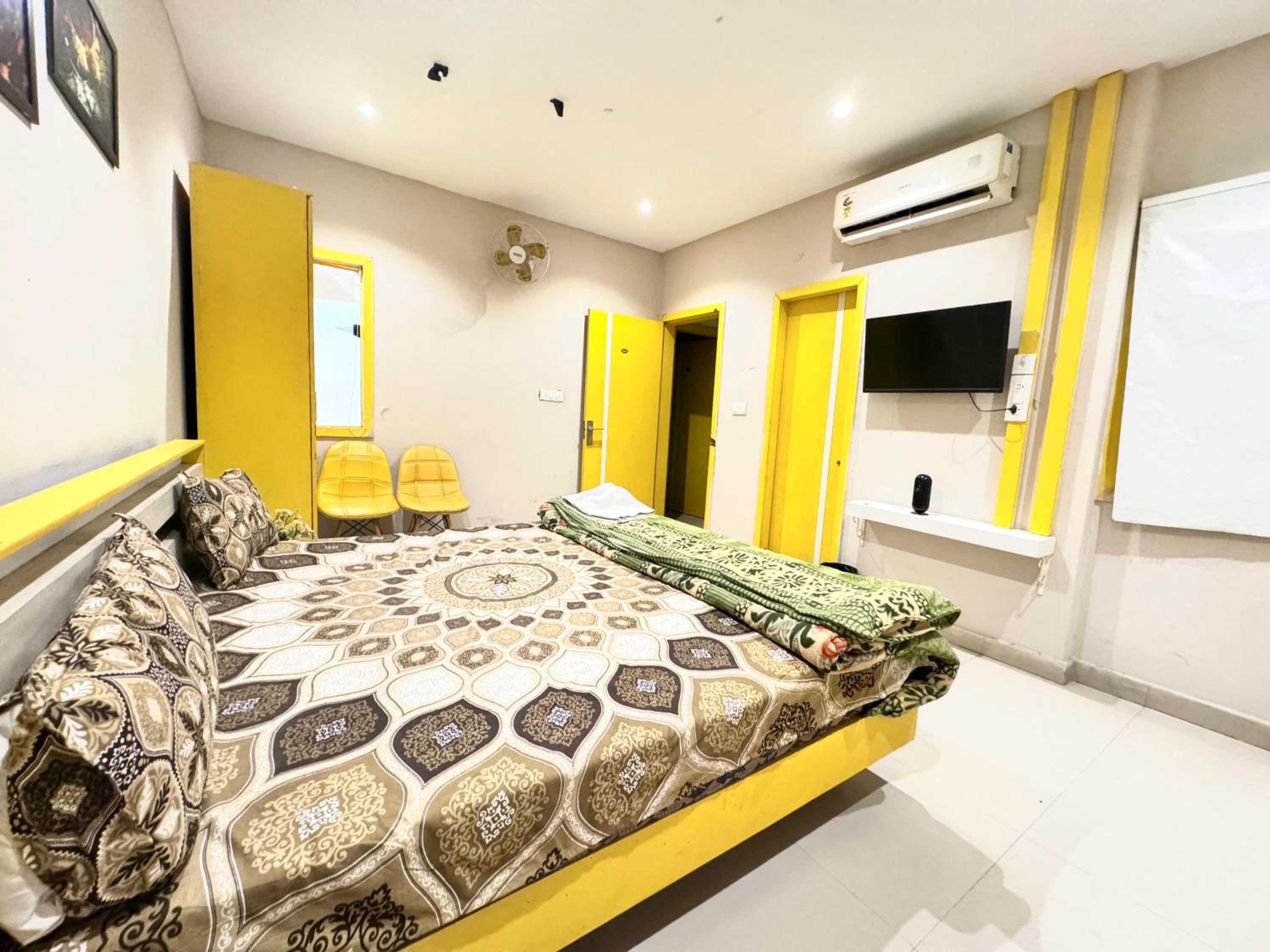 Twin Room With Private Bathroom