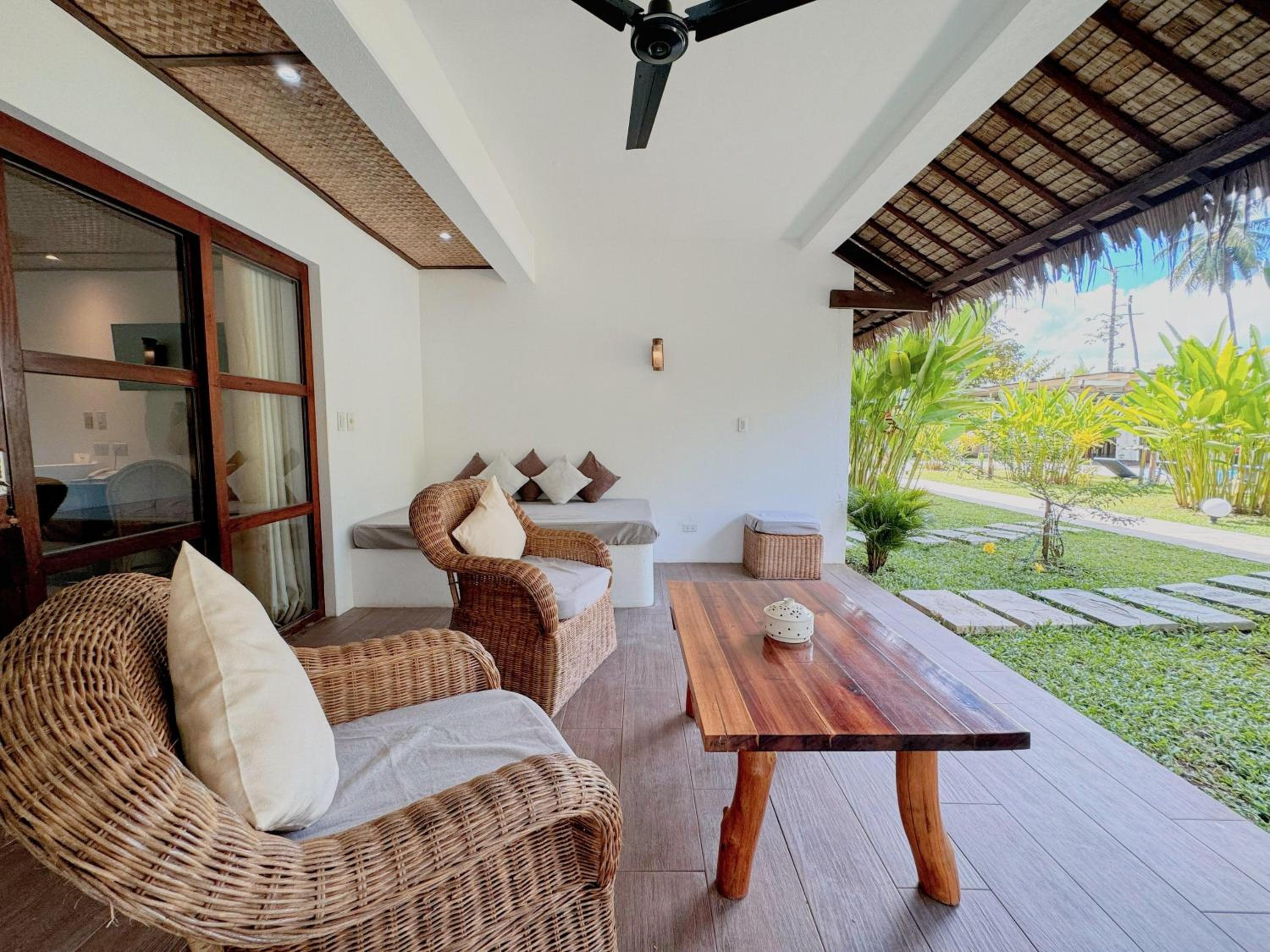 Deluxe Double Room with Patio - Photo 2