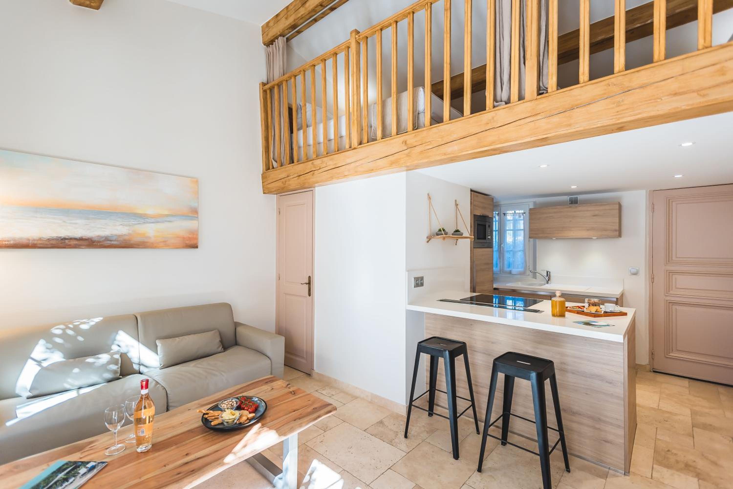 One-Bedroom Apartment with Mezzanine photo 3