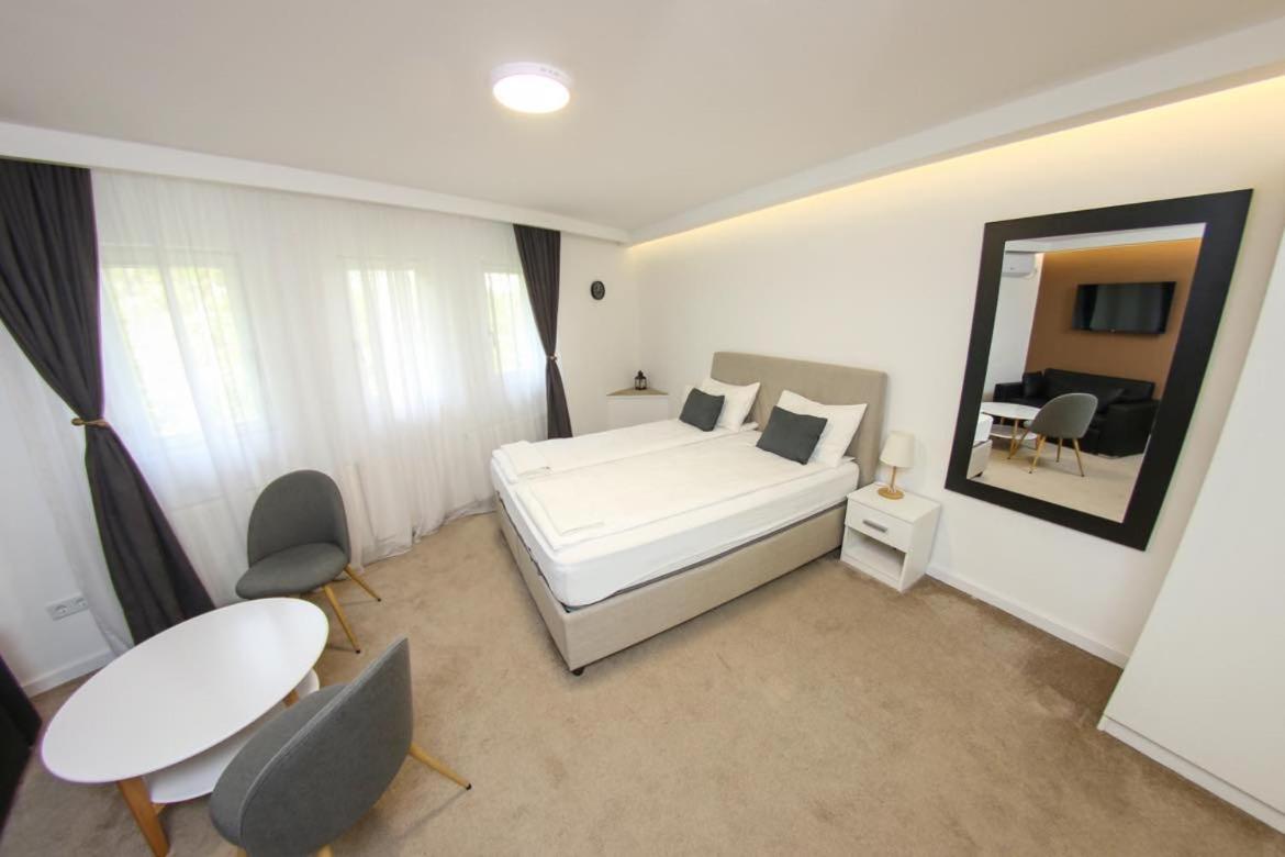 Studio Apartment photo 3