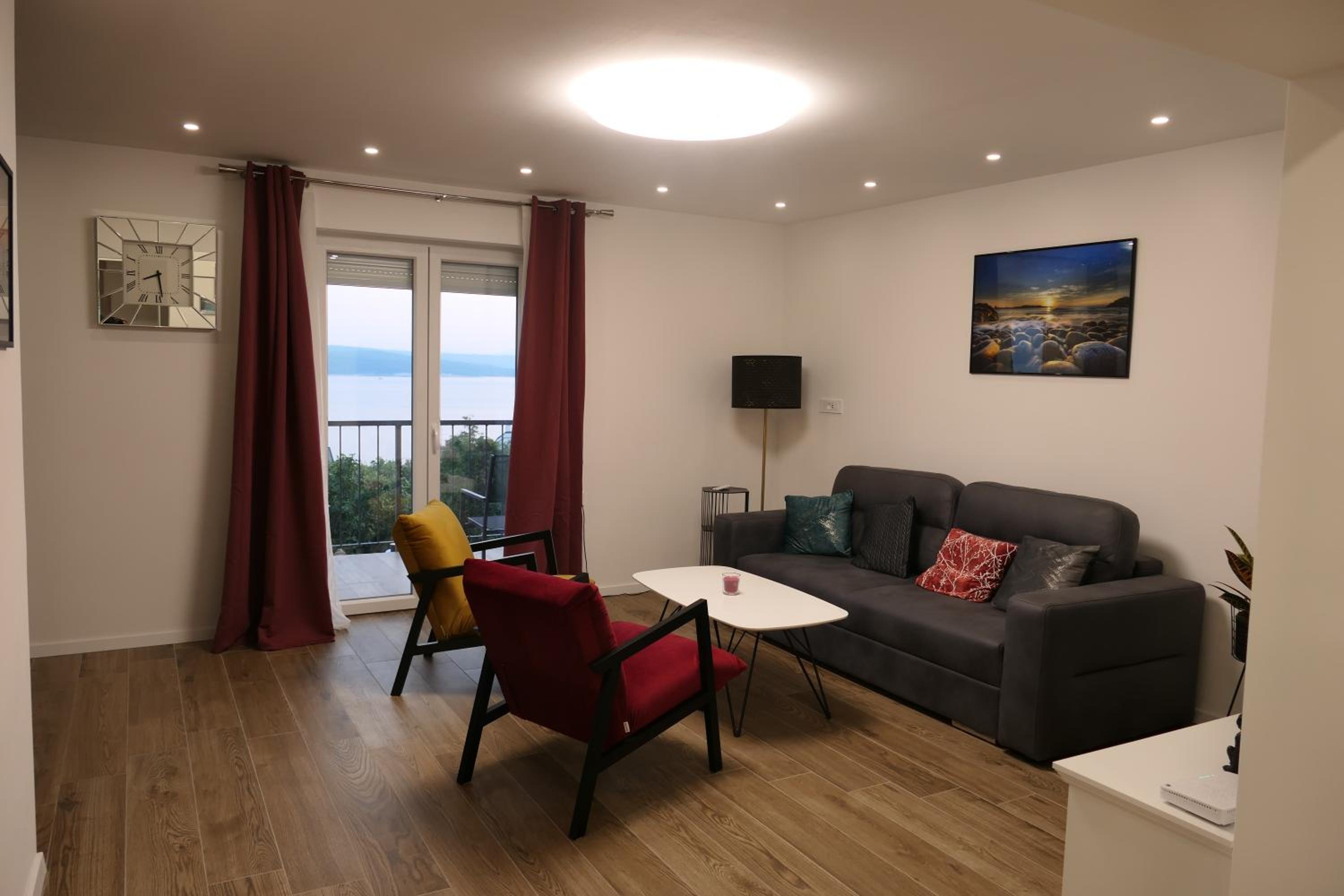 Two-Bedroom Apartment With Sea View photo 2