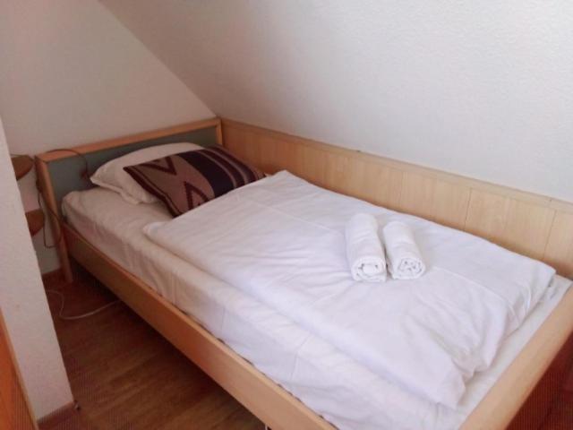 Economy Triple Room photo 3