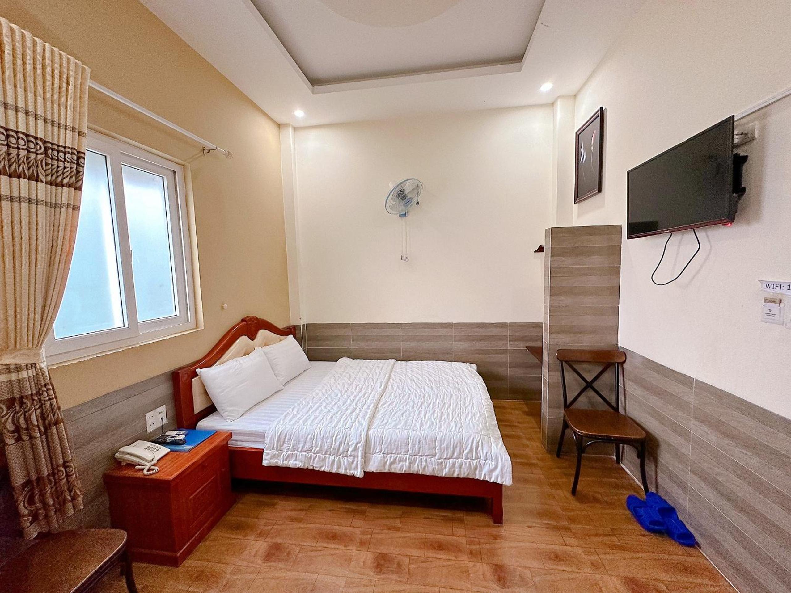Standard King Room photo 2