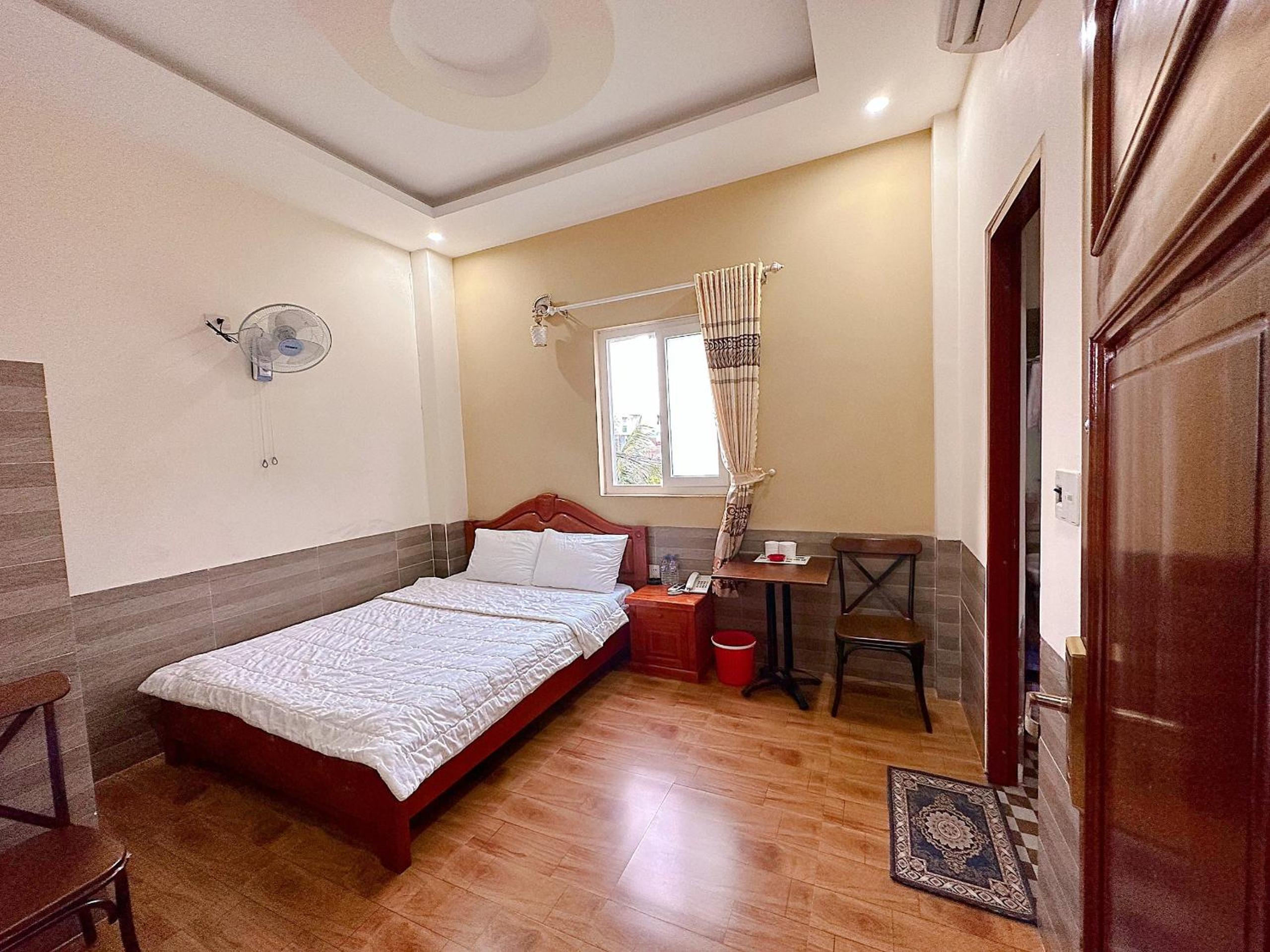 Standard King Room photo 3