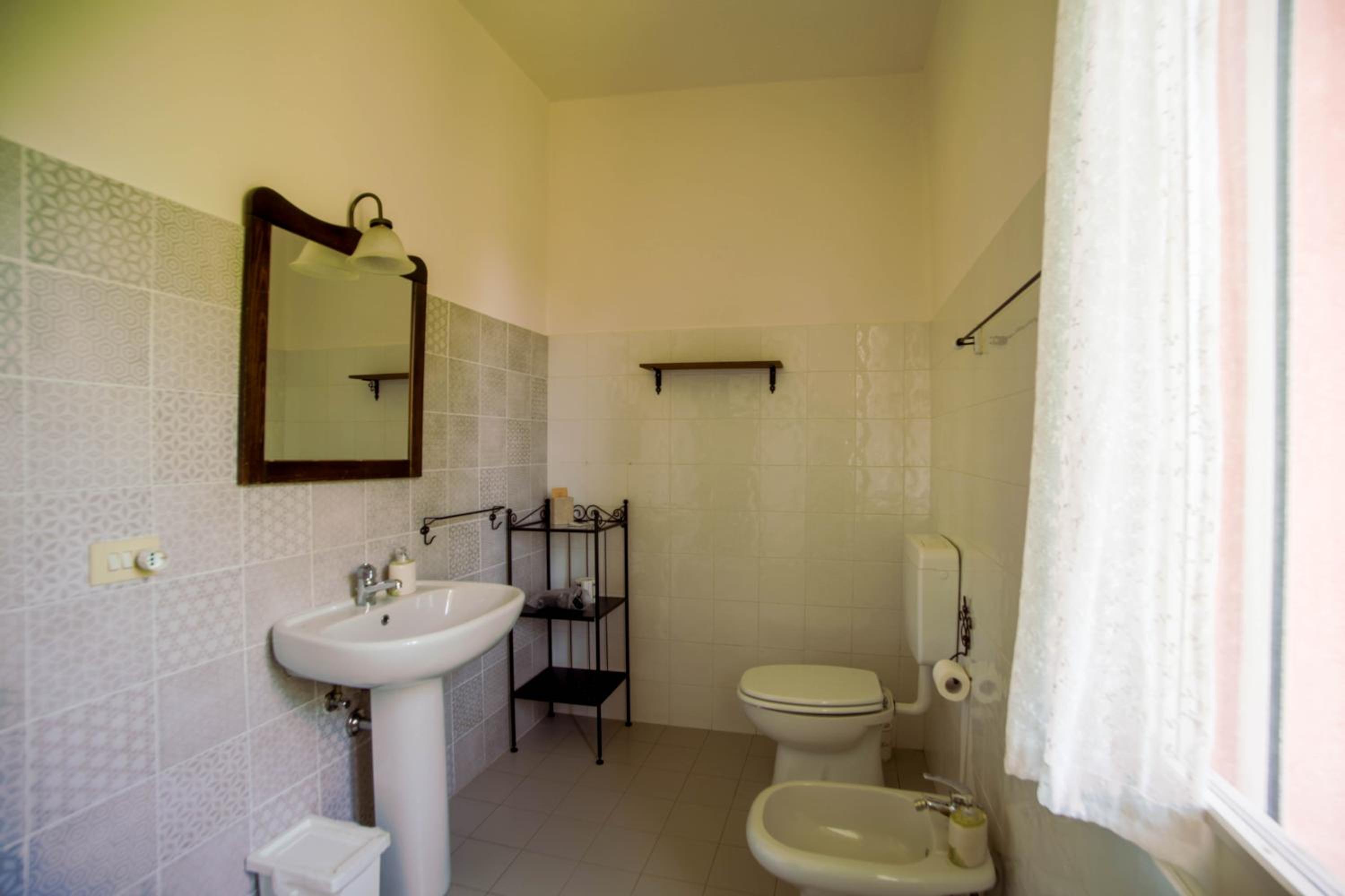 Family Room with Private Bathroom photo 3