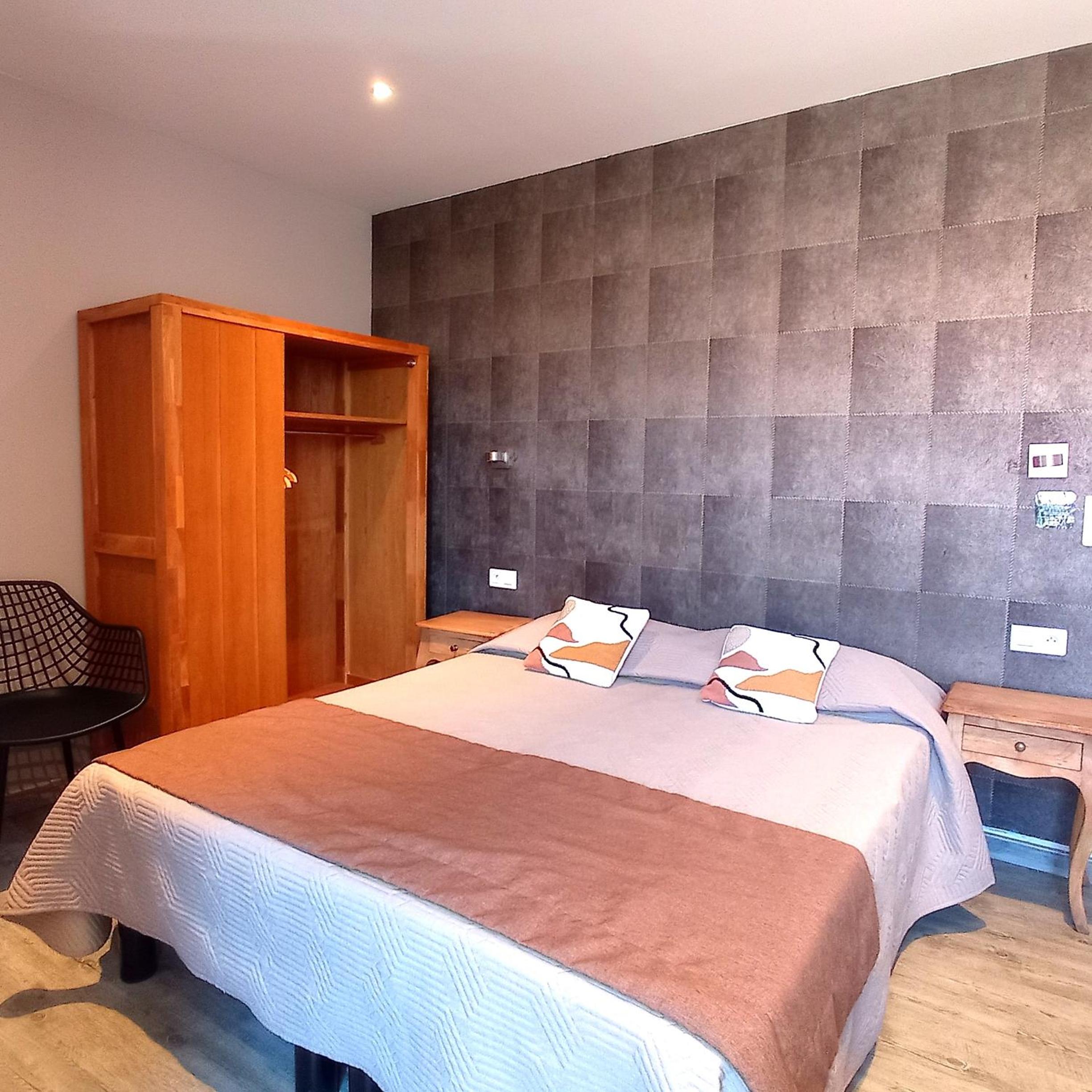 Superior Double or Twin Room - Photo 12