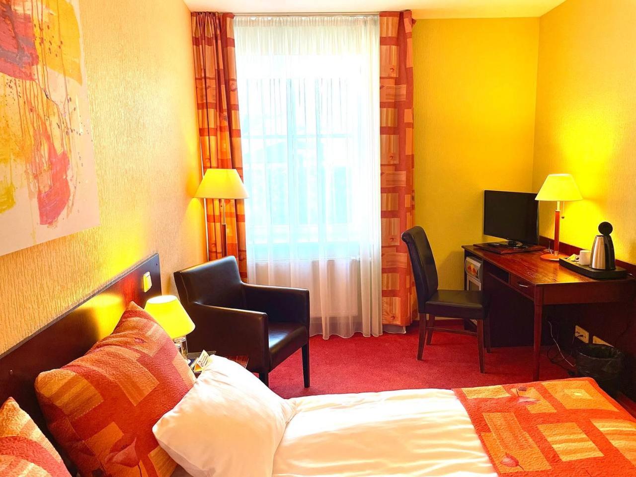 Standard Double Room photo 2