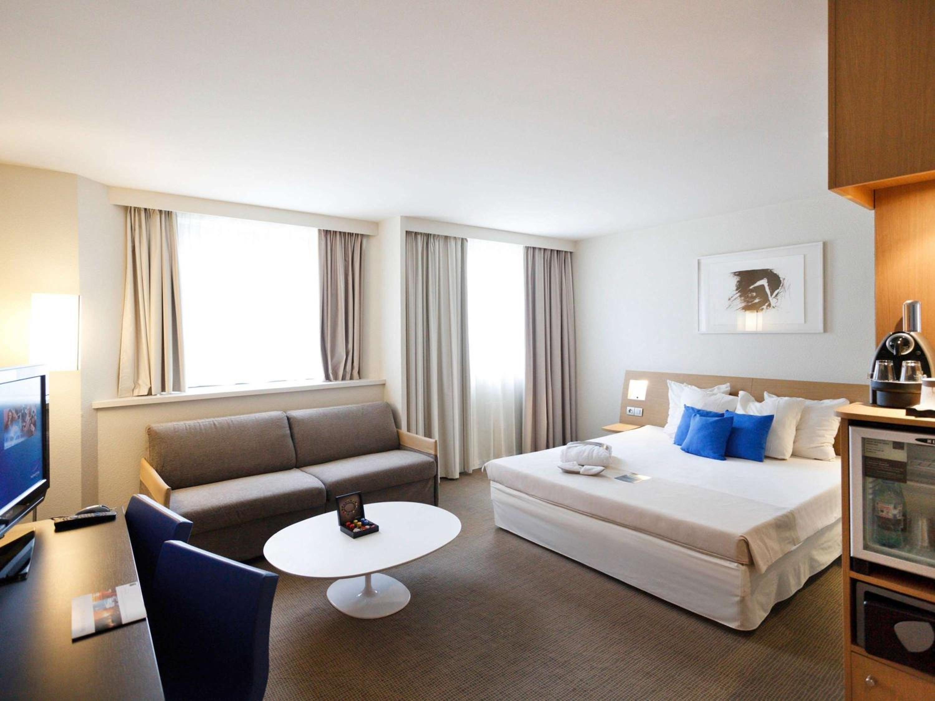 Executive Family Room - Photo 6