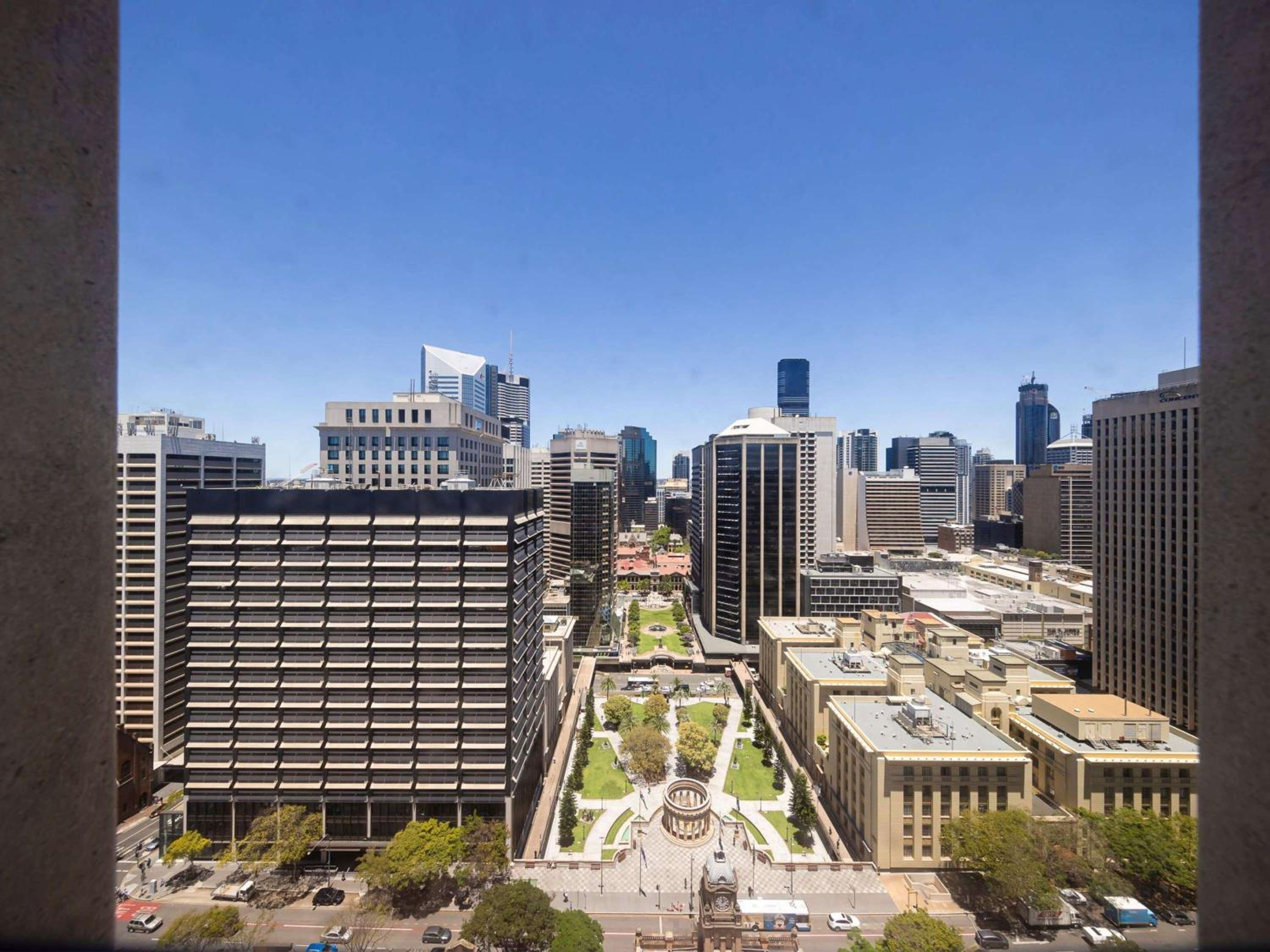 PRESTIGE SUITE Club Access, King Bed, Separate Lounge, City View High Floor, Luxury Bath, 64m2