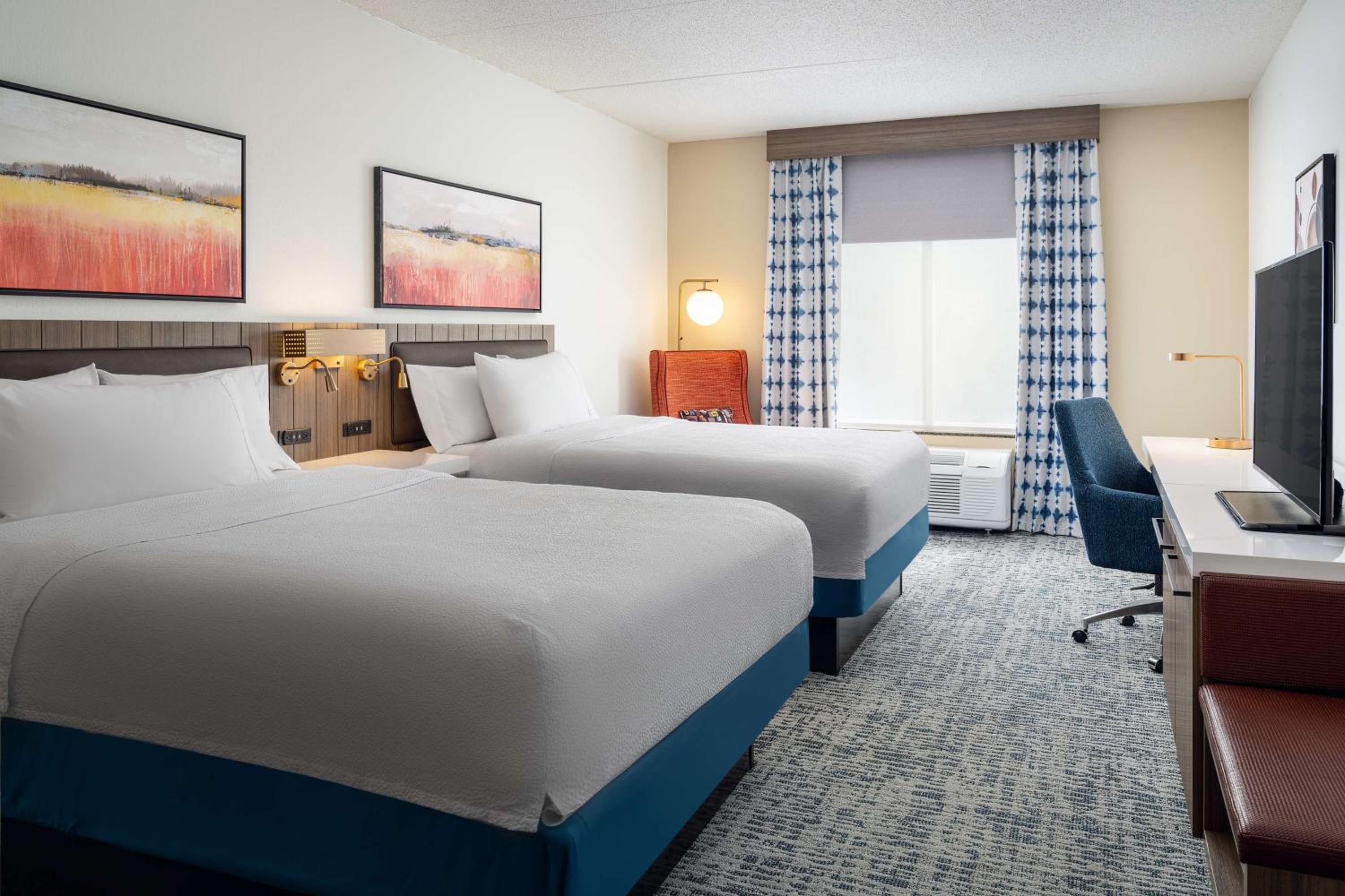Queen Room with Two Queen Beds - Photo 1