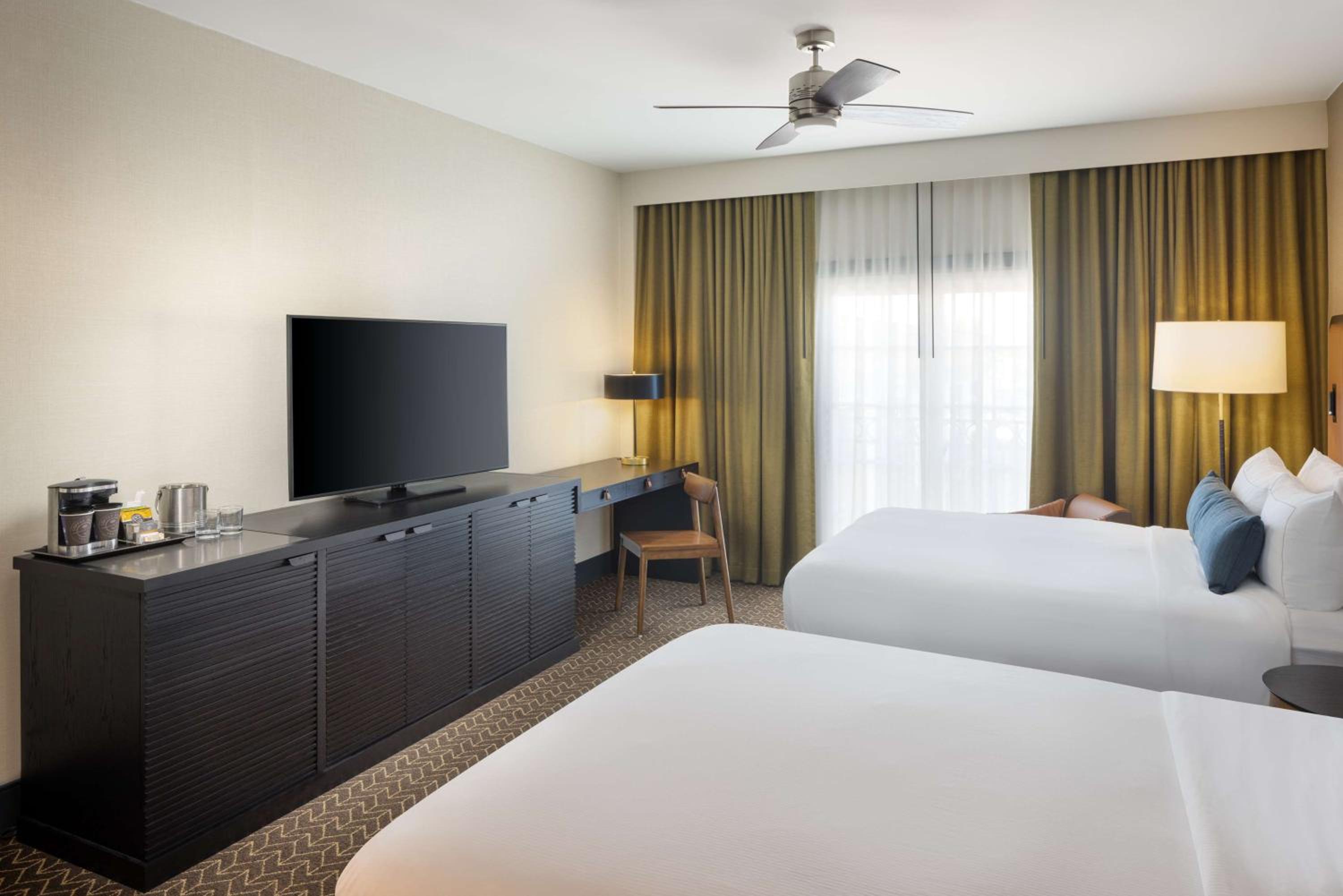 Queen Room with Two Queen Beds and Exterior View - Photo 3