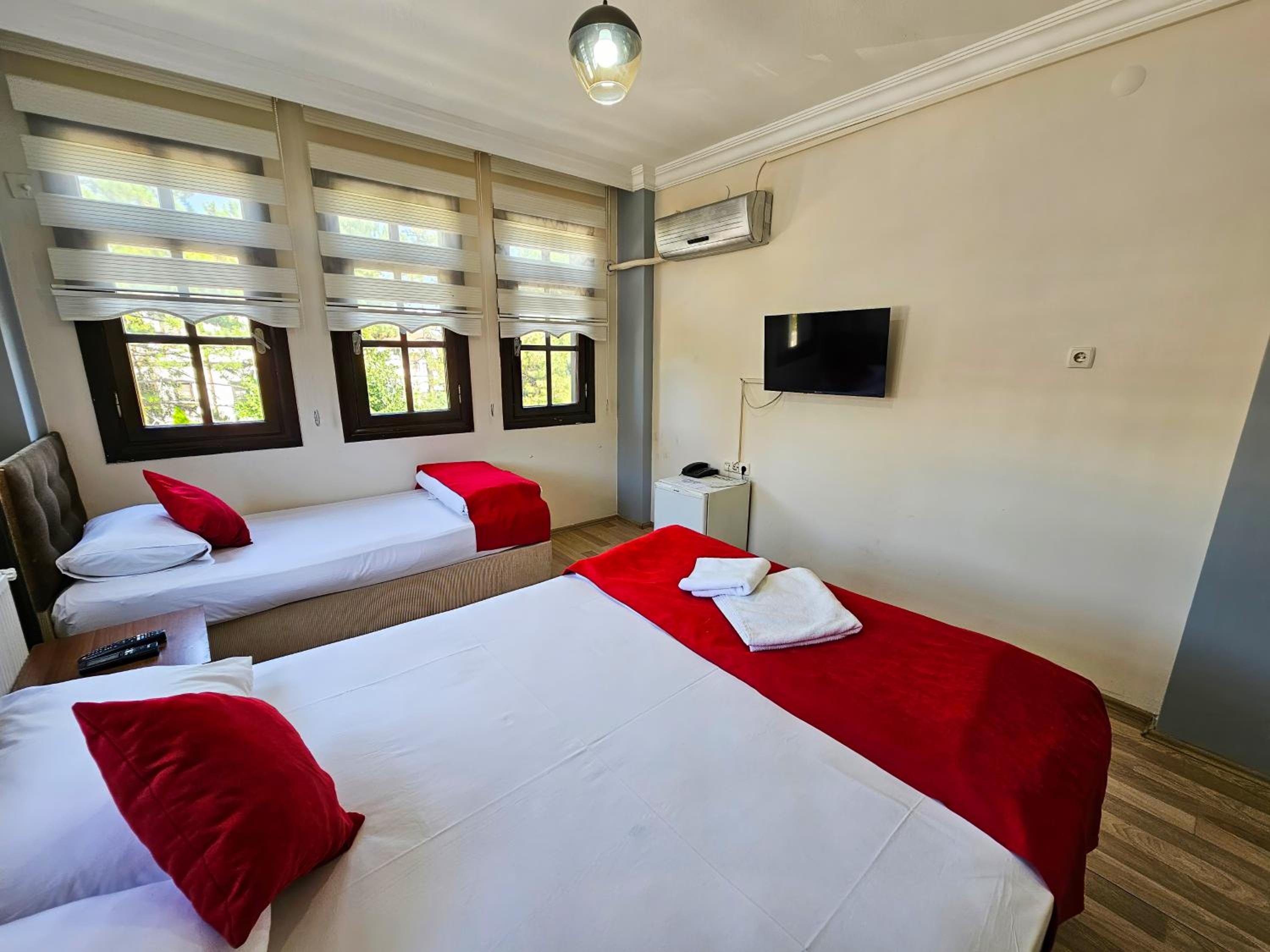Double Room - Photo 7