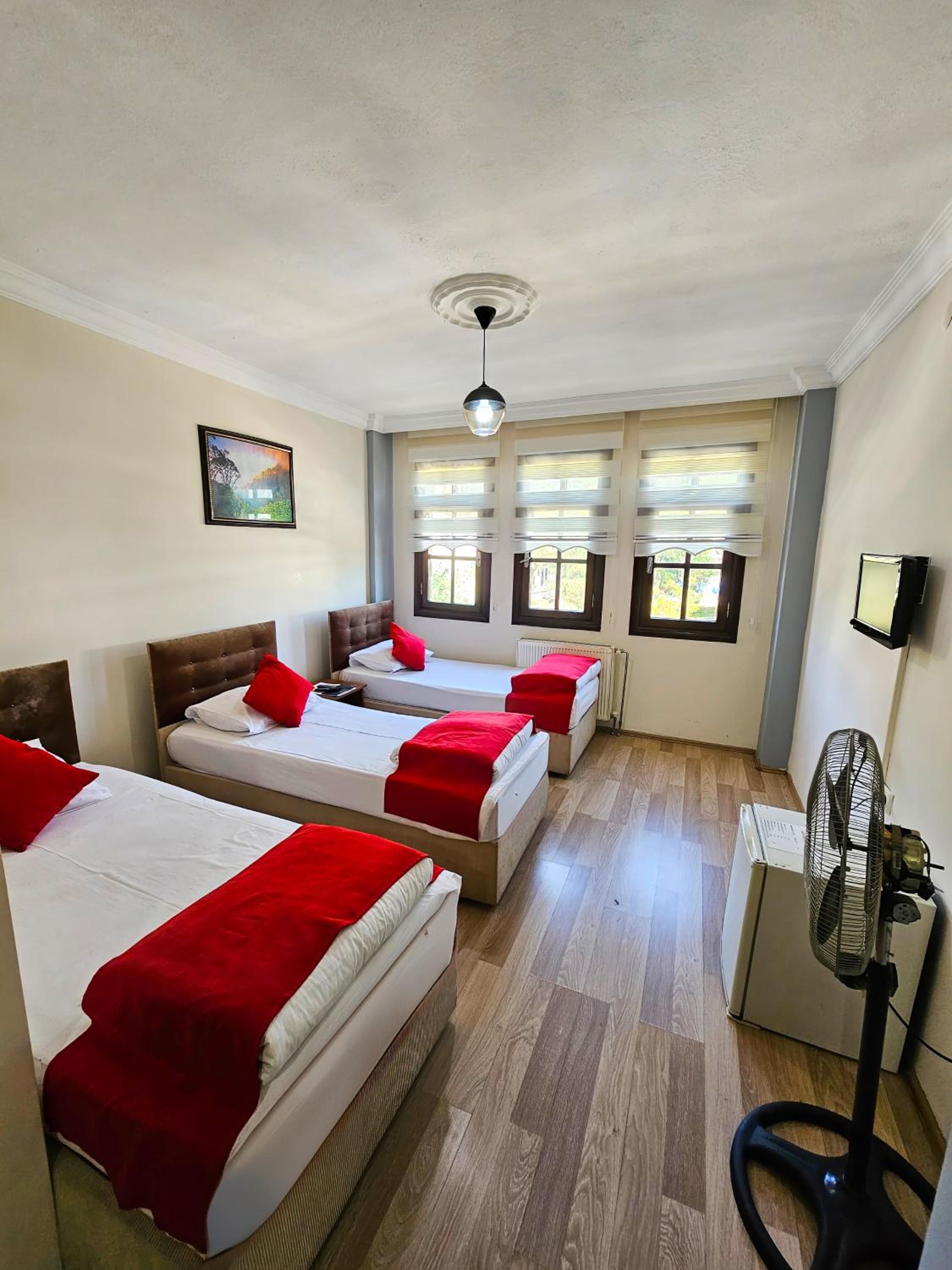 Triple Room - Photo 1