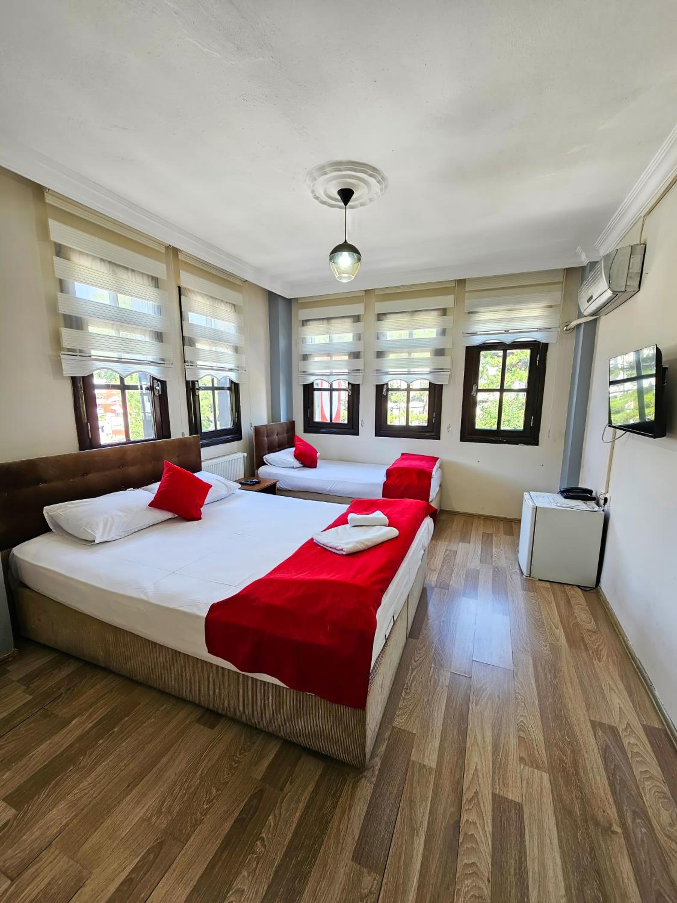 Double Room - Photo 4