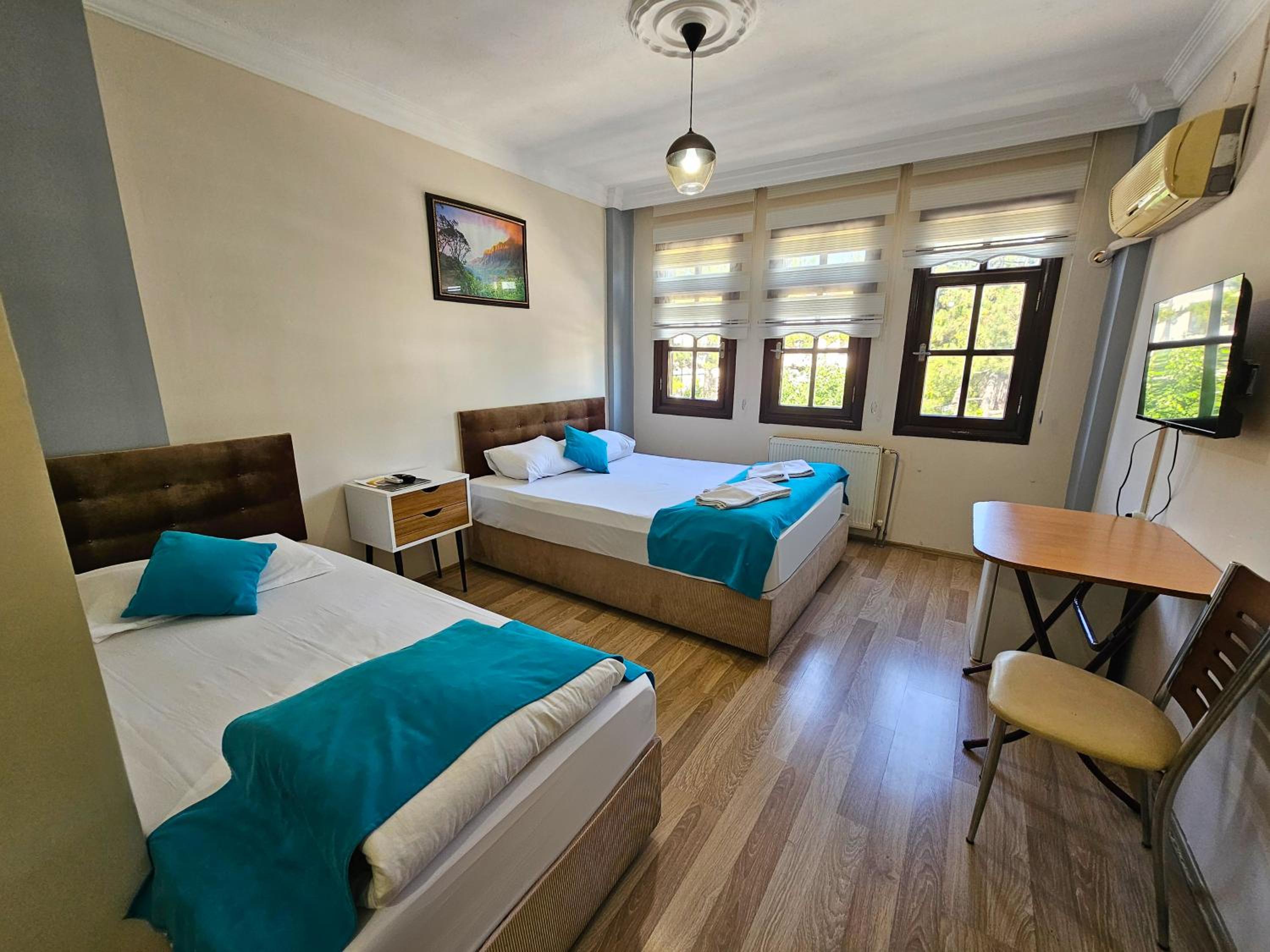 Double Room - Photo 8