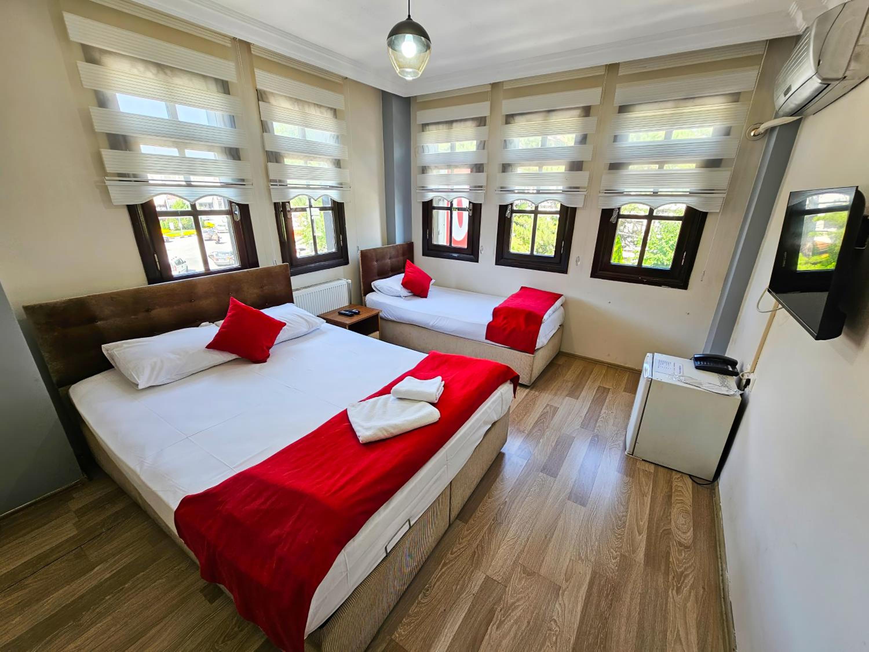 Double Room - Photo 2