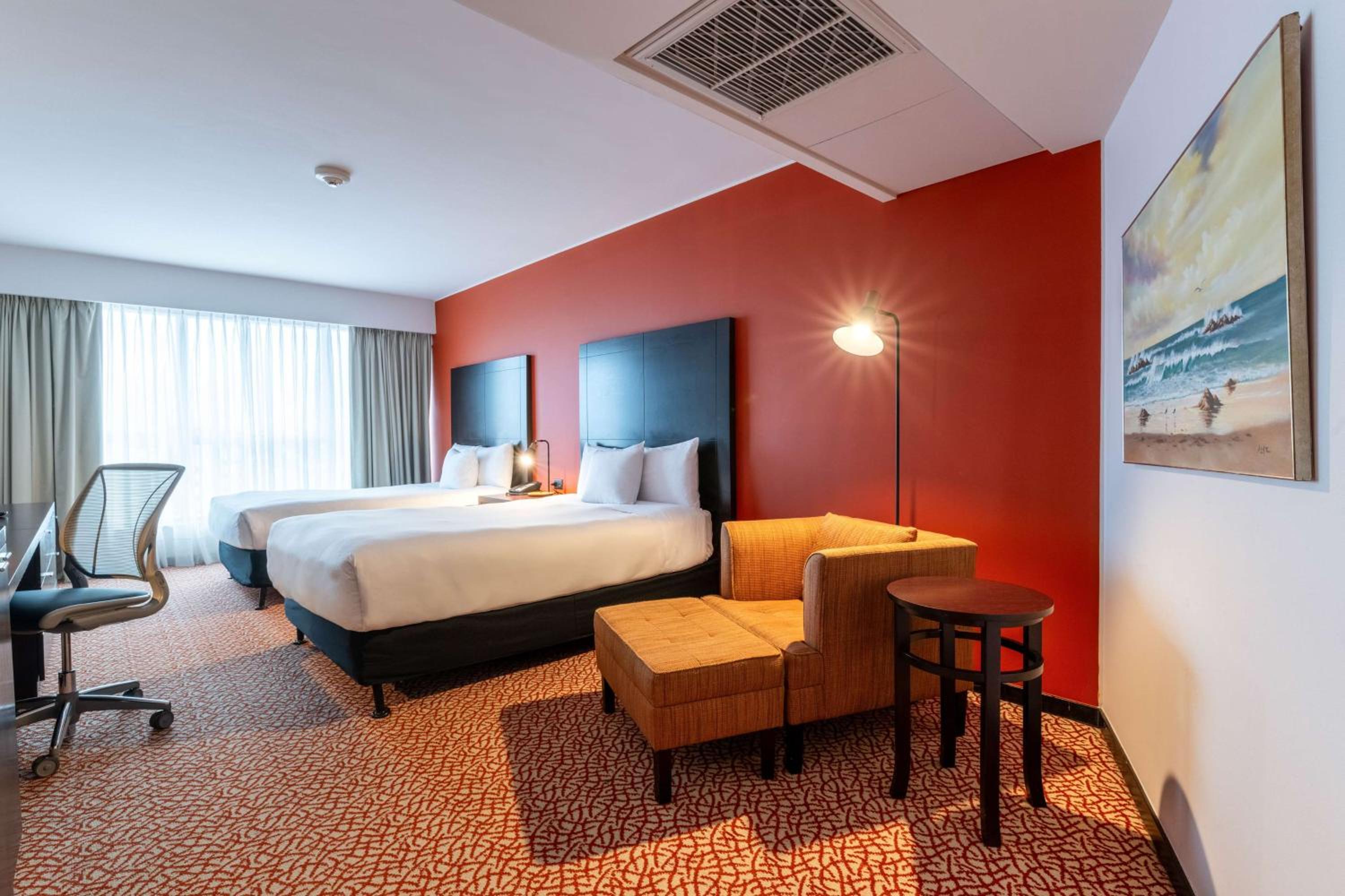 Queen Room with Two Queen Beds photo 1