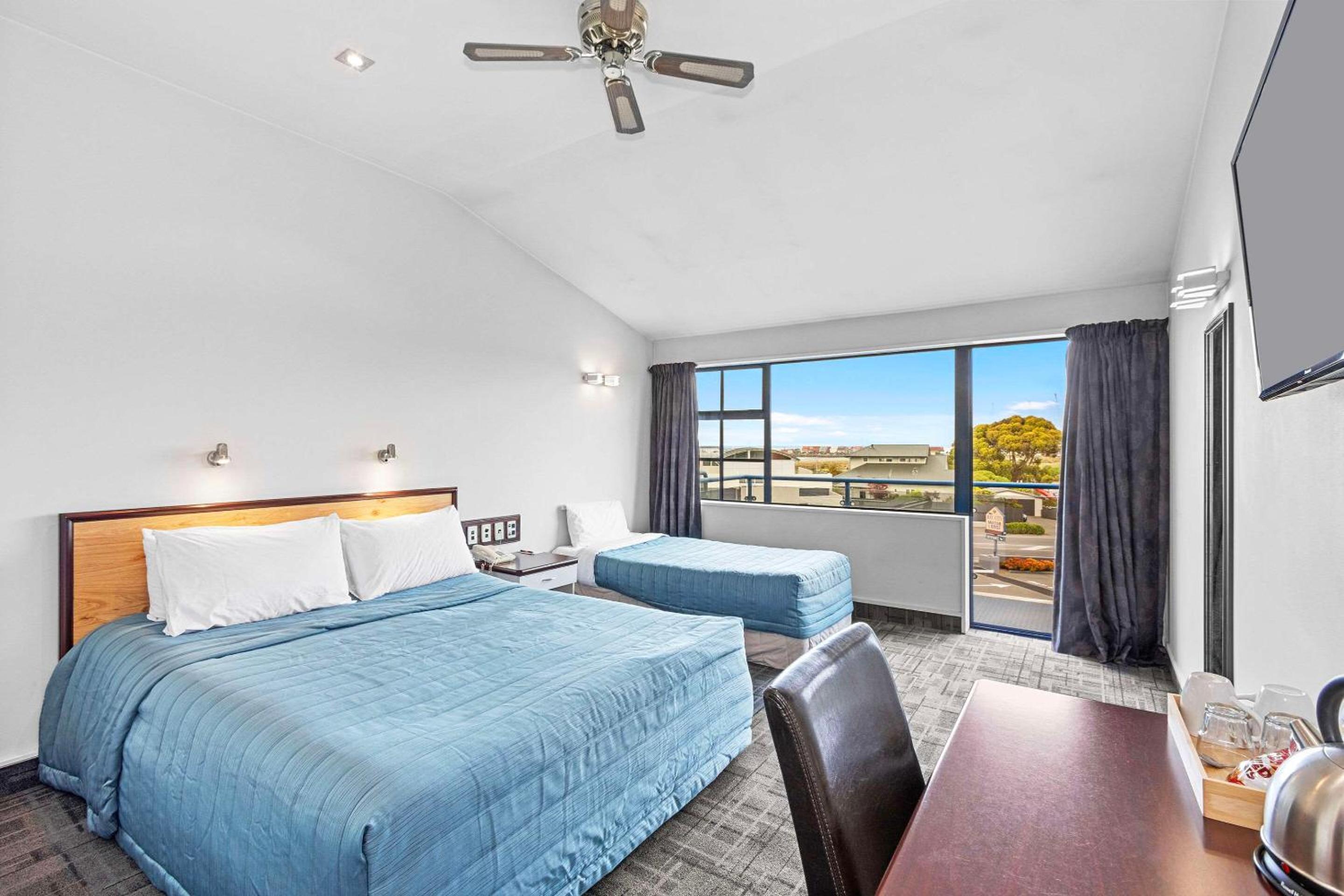 Executive Studio with Balcony - Photo 1