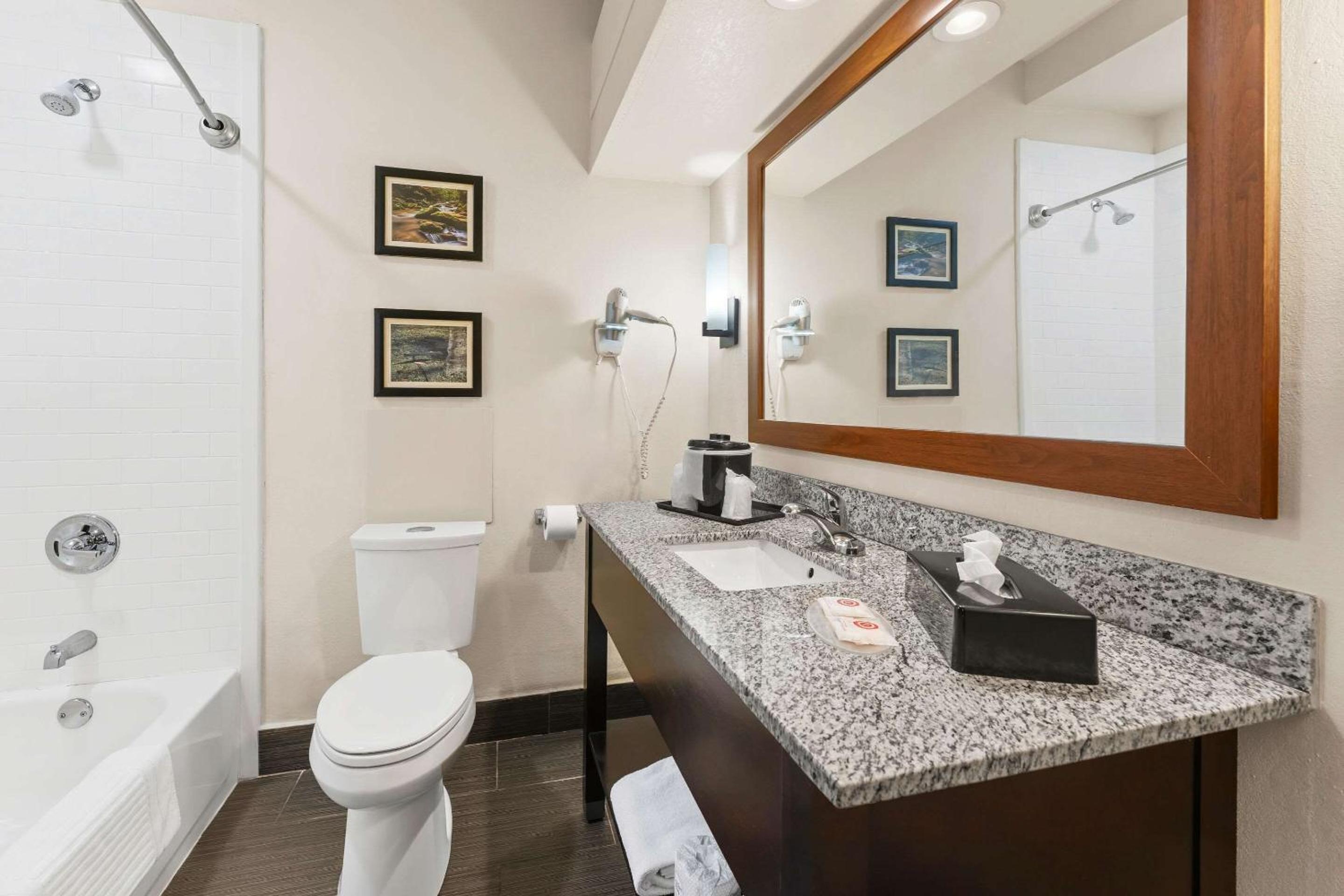 King Room with Whirlpool - Non-Smoking - Photo 3