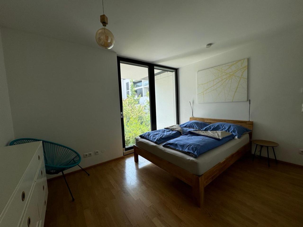 One-Bedroom Apartment - Photo 14