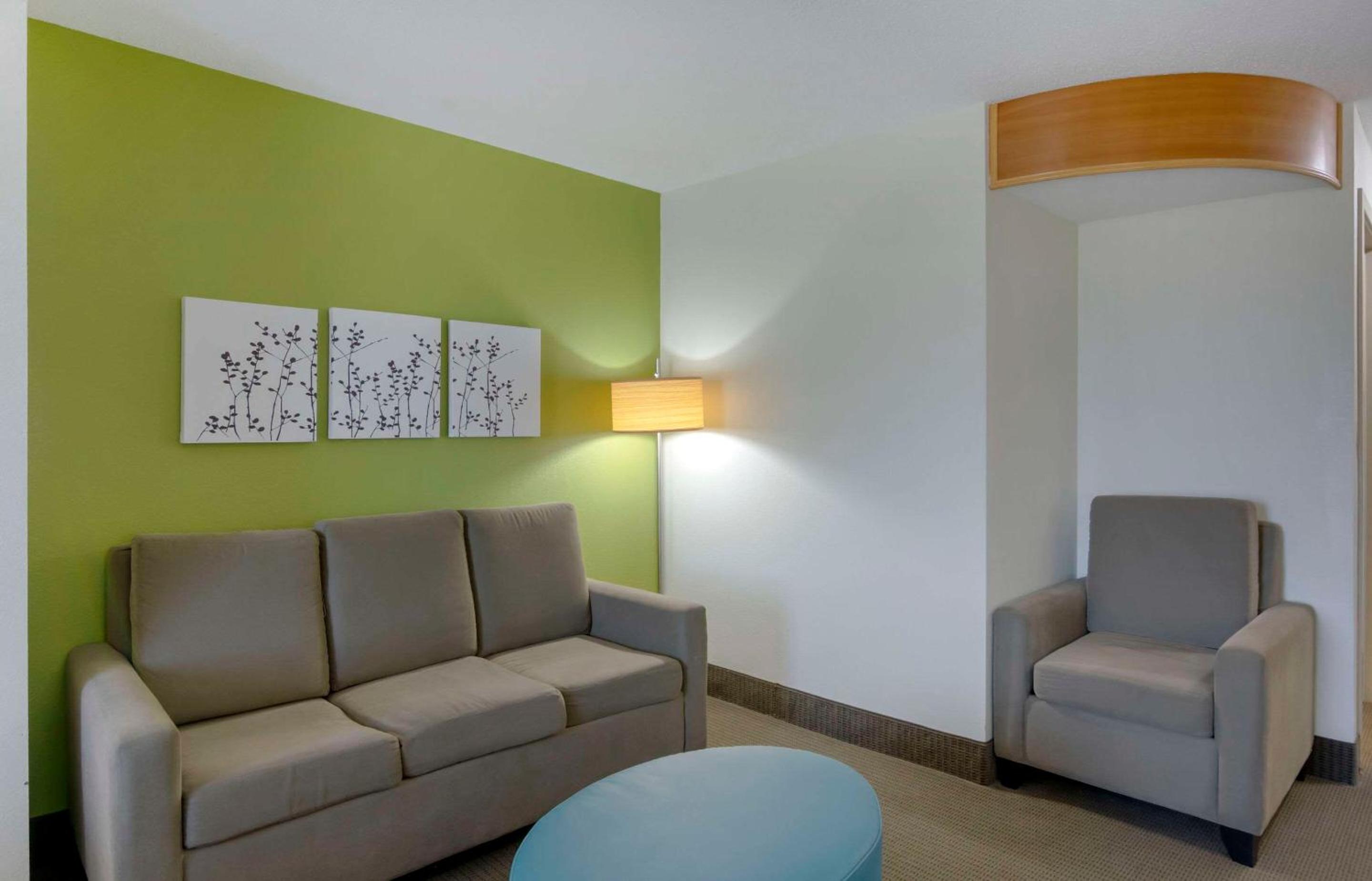 King Suite - Photo 2