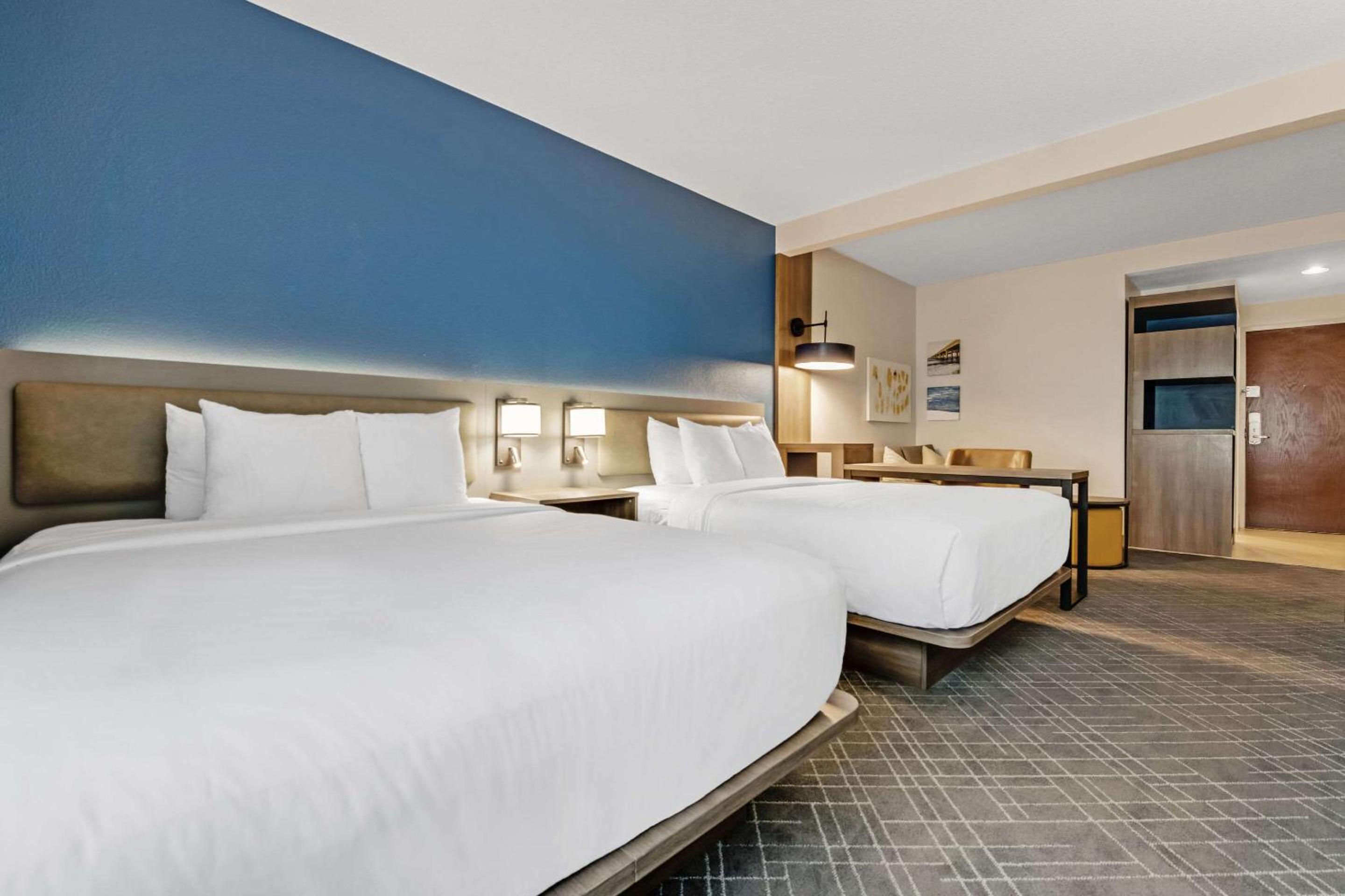 Double Suite with Two Double Beds - Non-Smoking - Photo 6