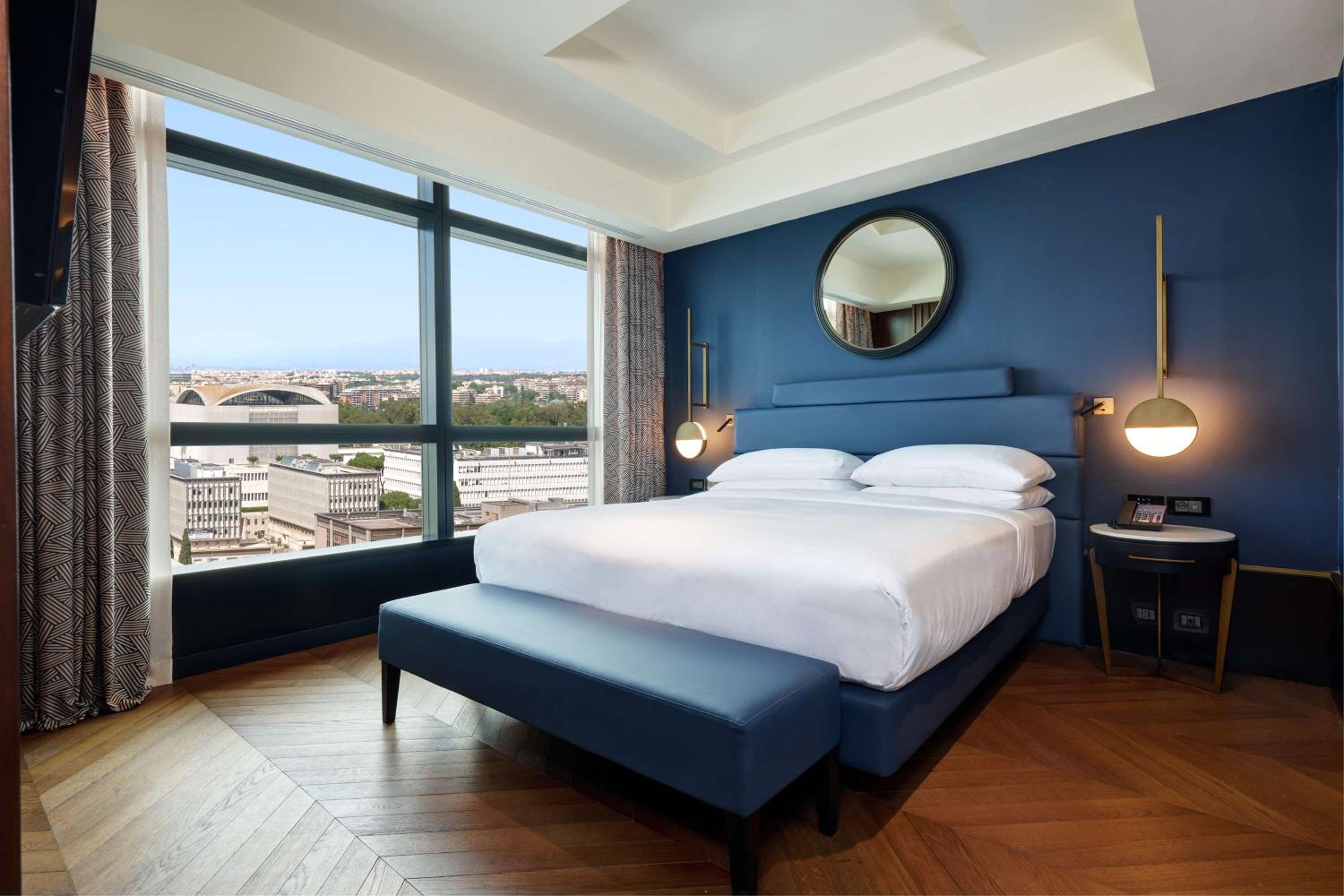 Junior King Suite - Lounge Access