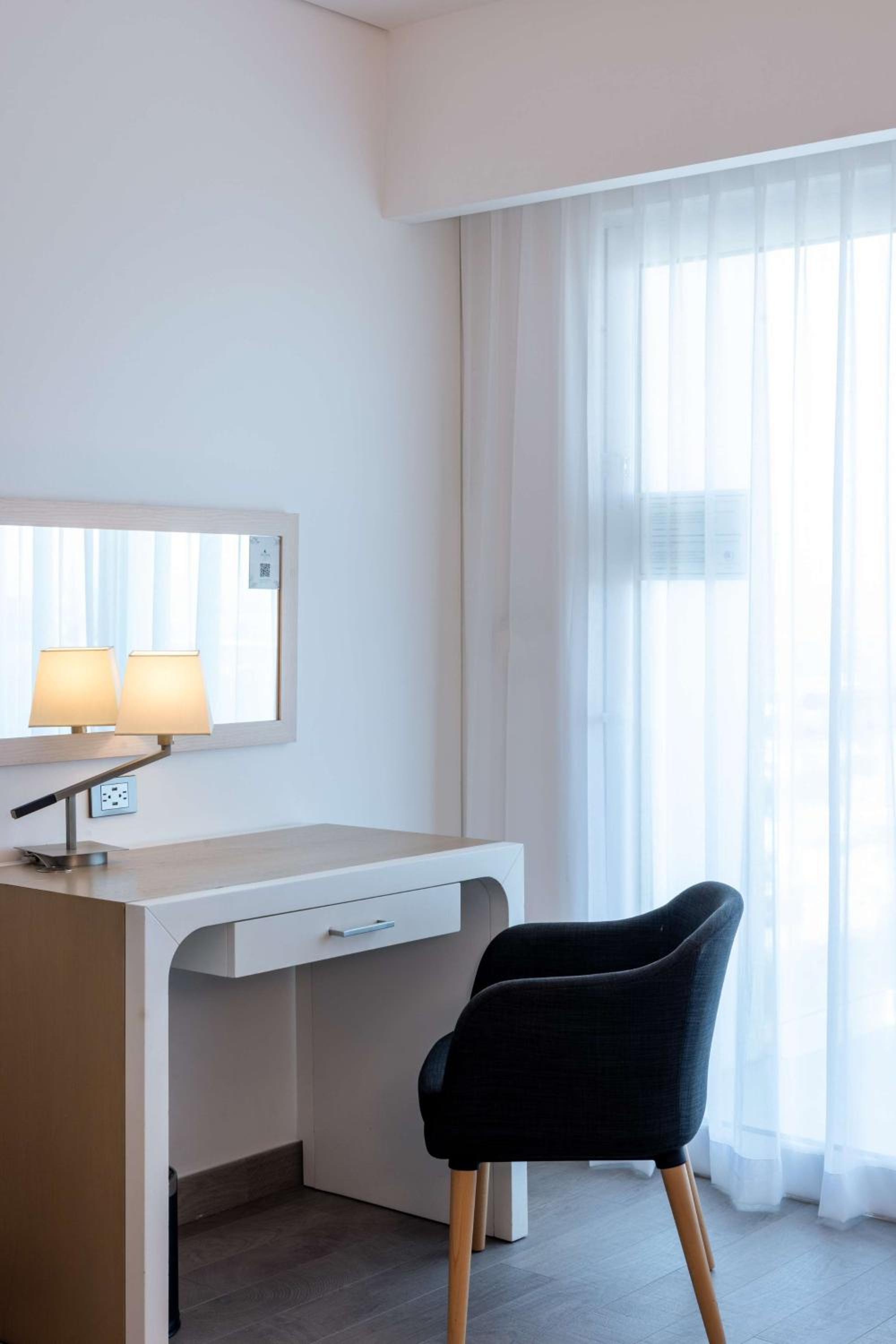 Queen Room with City View