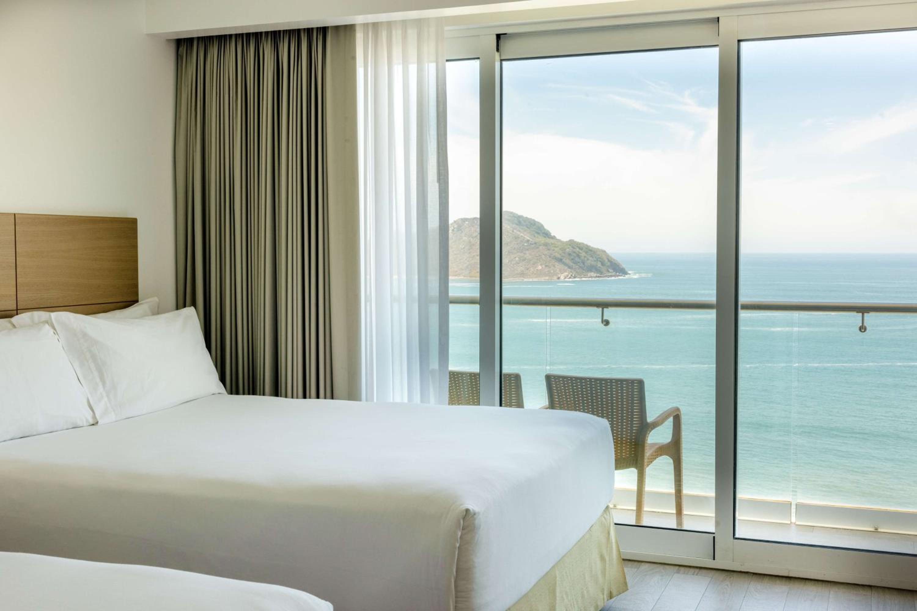 Junior Oceanfront Double Suite with Balcony