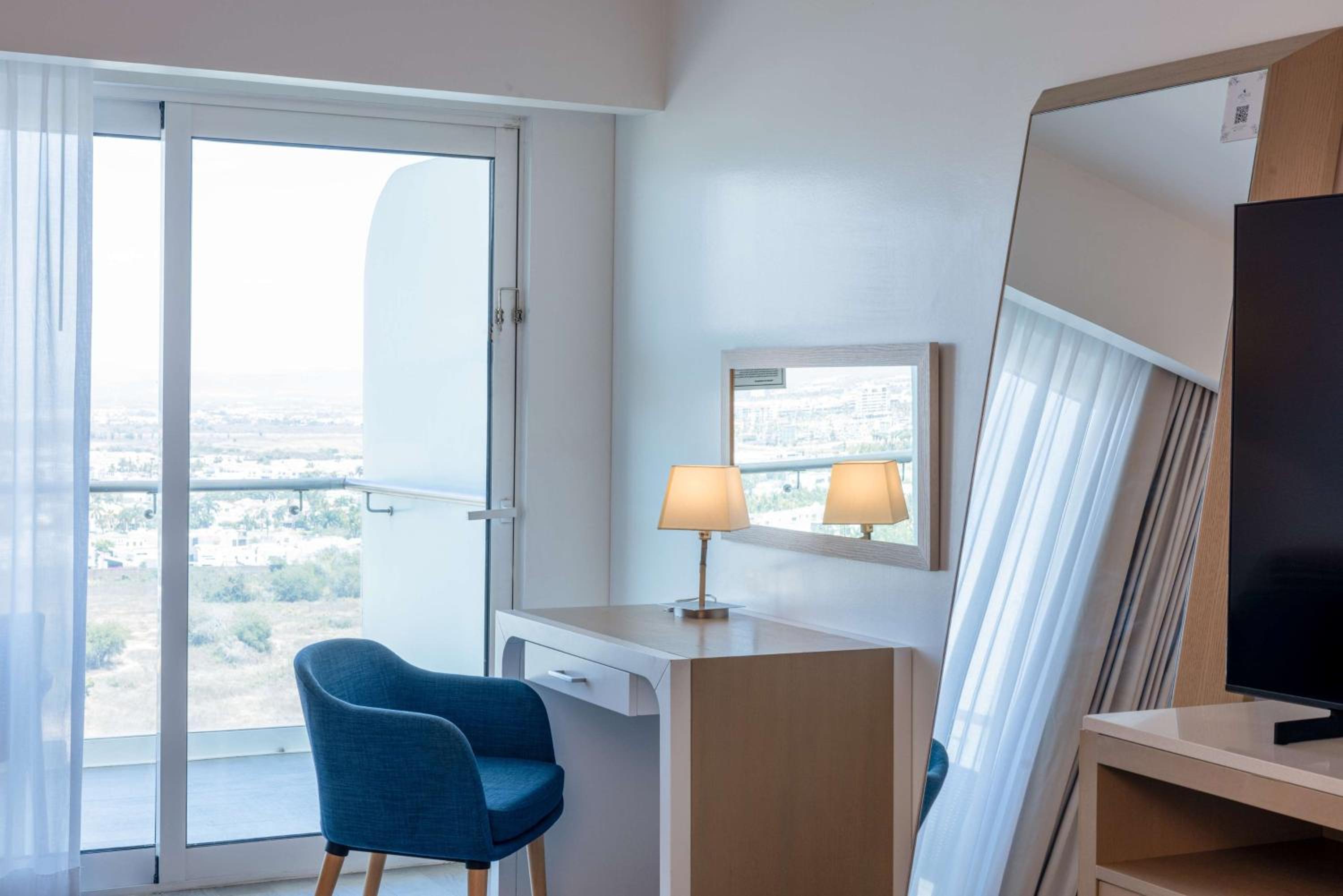 Deluxe Double Room with Two Double Beds and City View