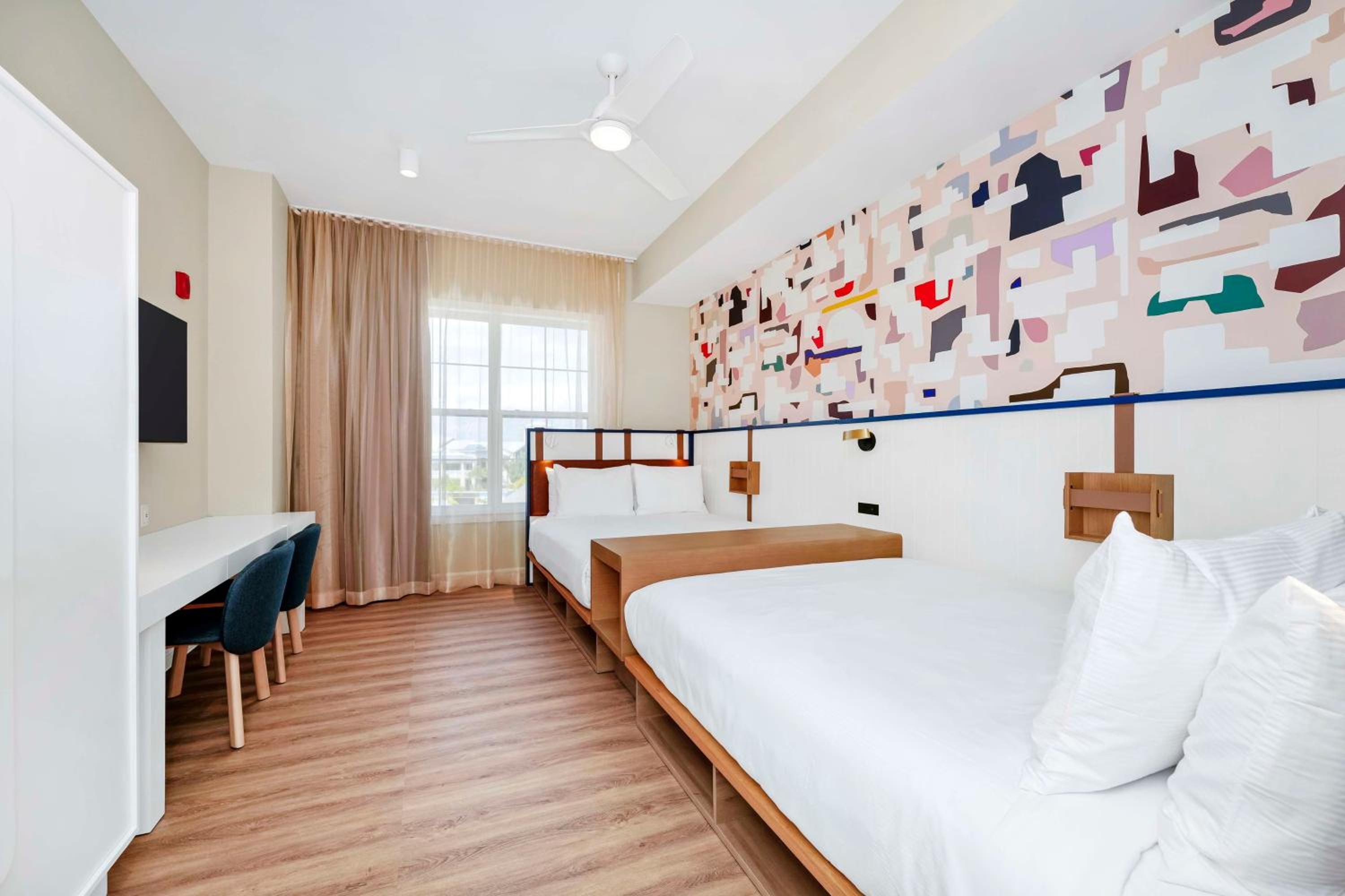 Corner Suite with King Bed, Sofa Bed, Kitchen and Balcony