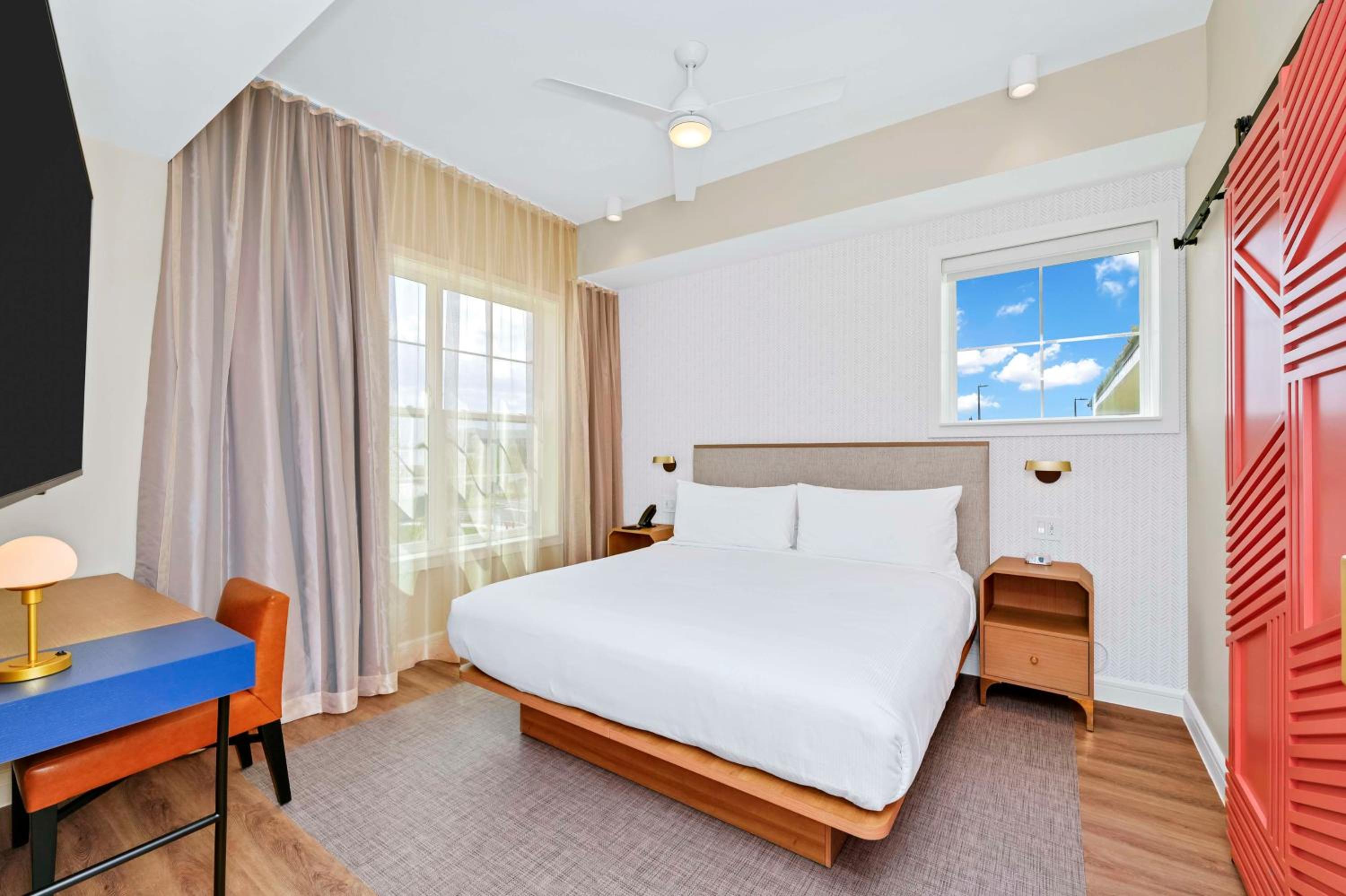 King Room with Roll-In Shower - Disability Access
