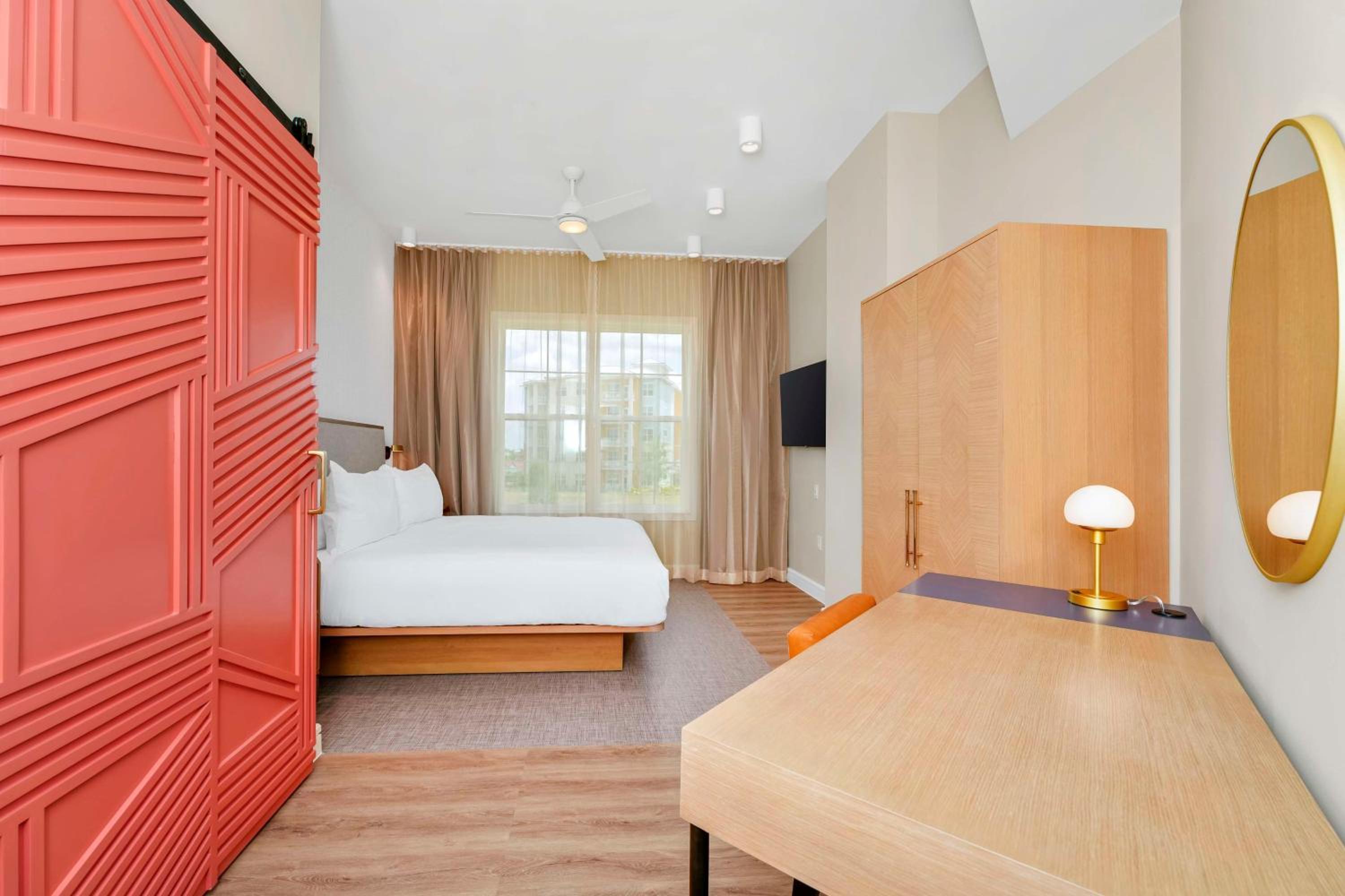 Two-Bedroom Corner King Suite with Two Queen Beds and Sofa - Kitchen