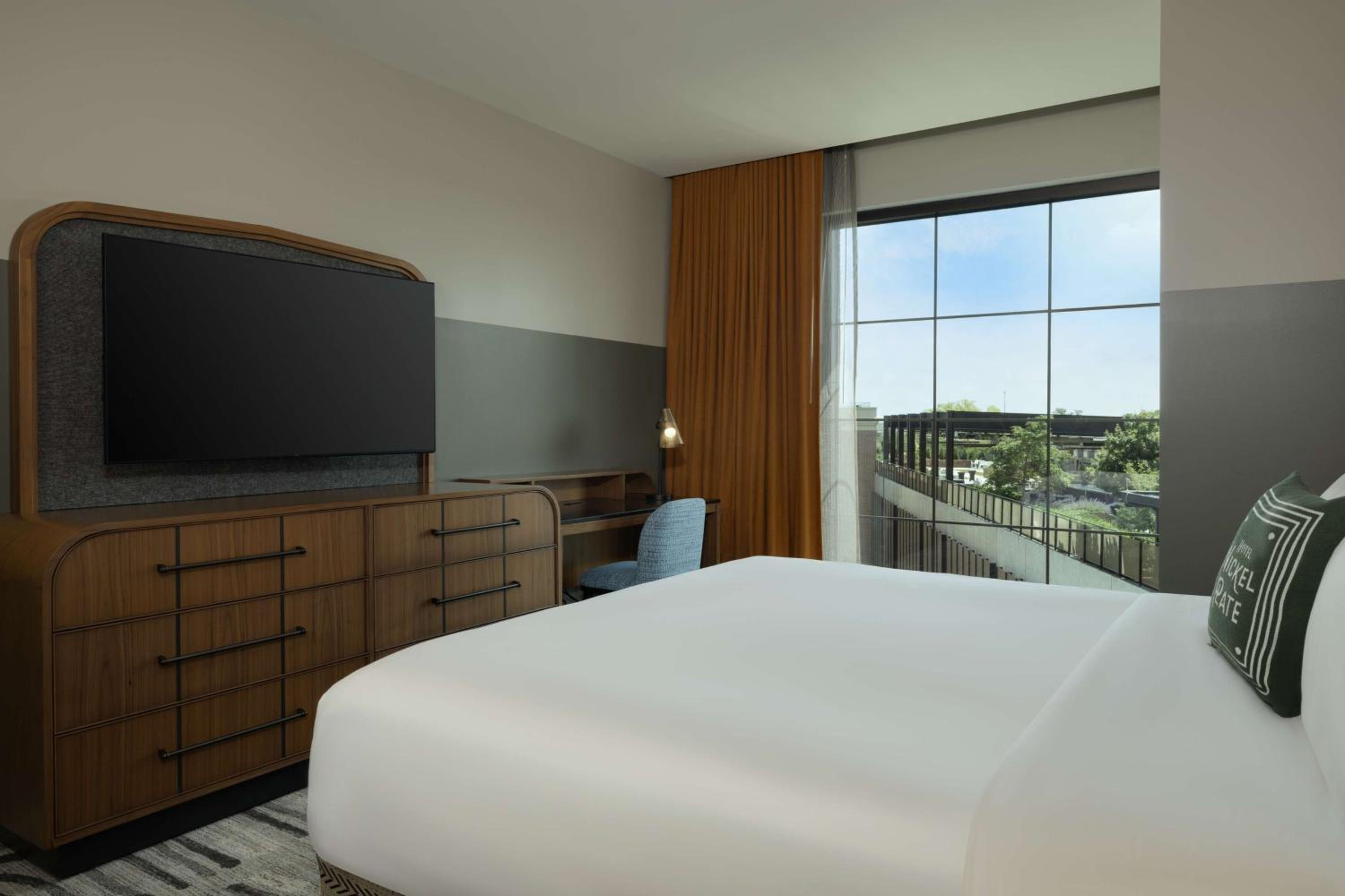 One-Bedroom Presidential King Suite with Kitchenette