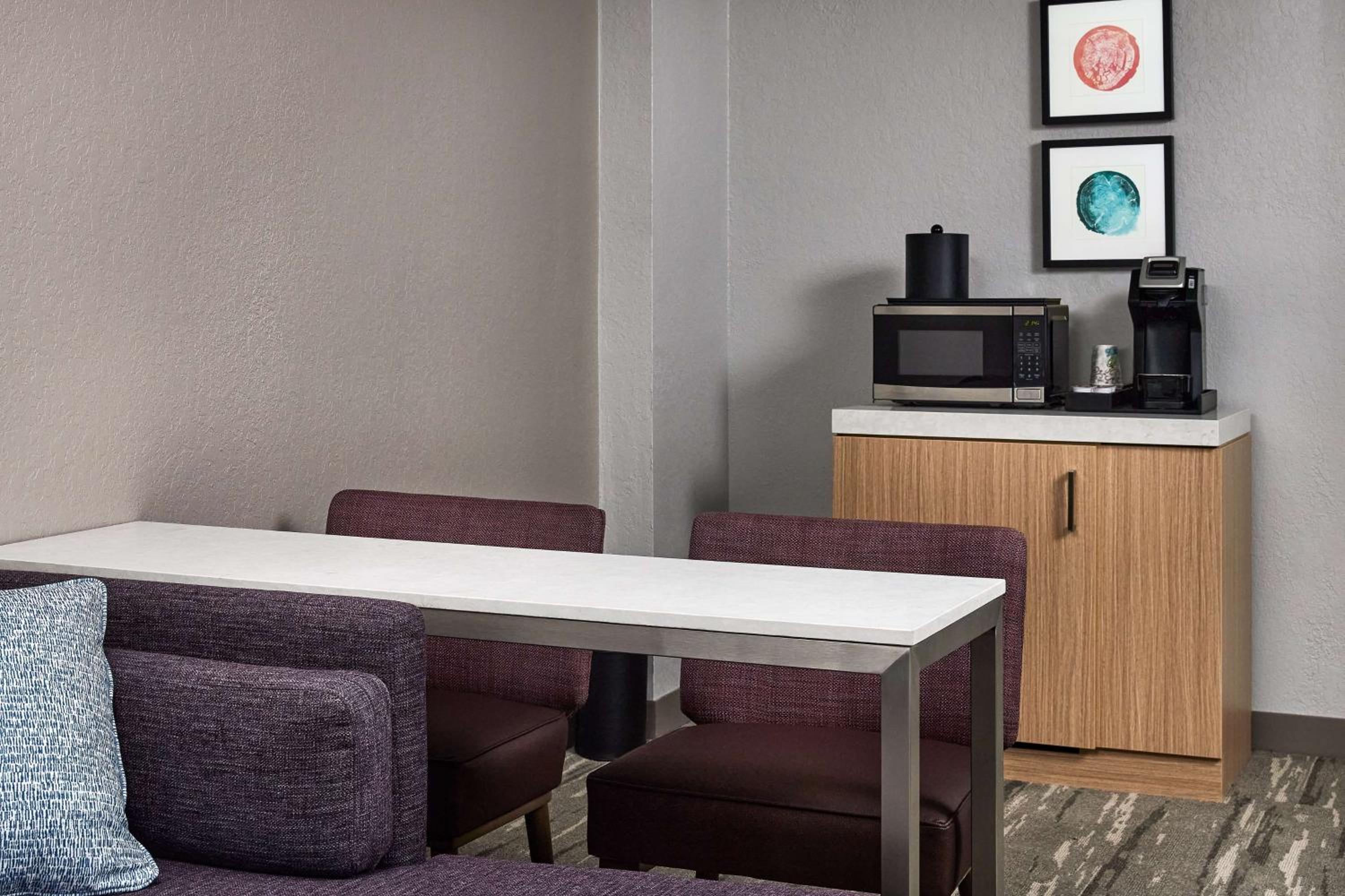 One-Bedroom King Suite with Sofa Bed - Photo 3