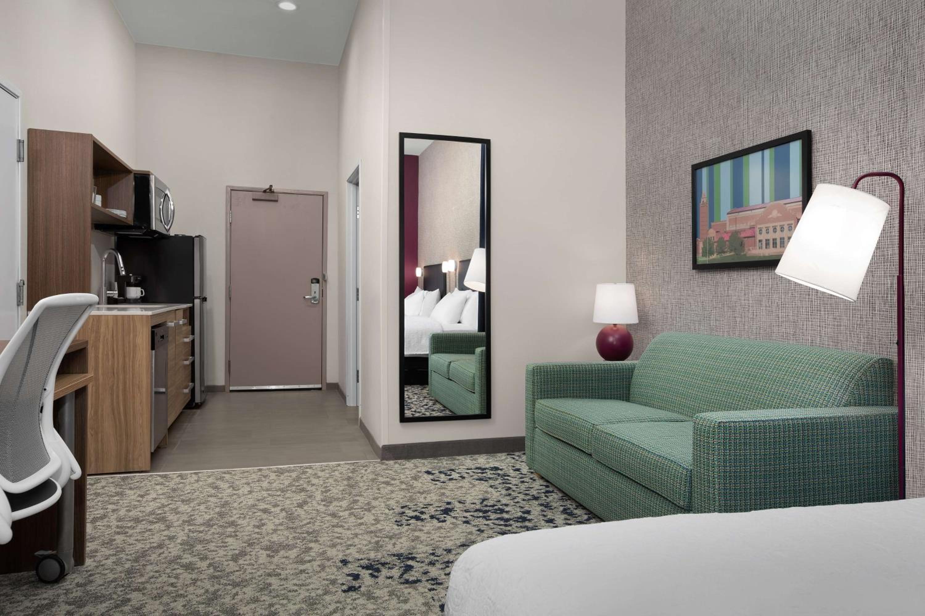 Studio Suite with Two Queen Beds - Photo 2