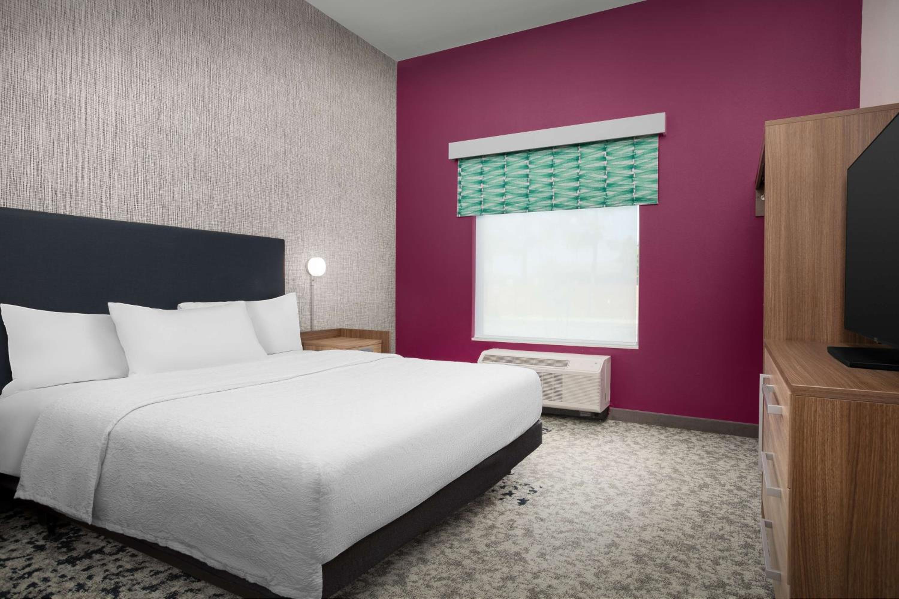 One-Bedroom King Suite - Hearing Access - Photo 1