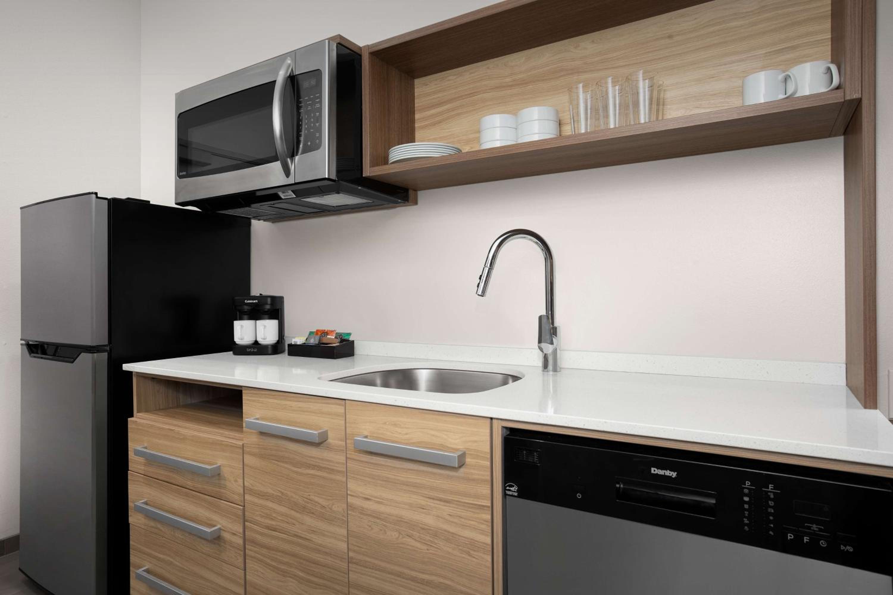 King Studio Suite - Photo 3