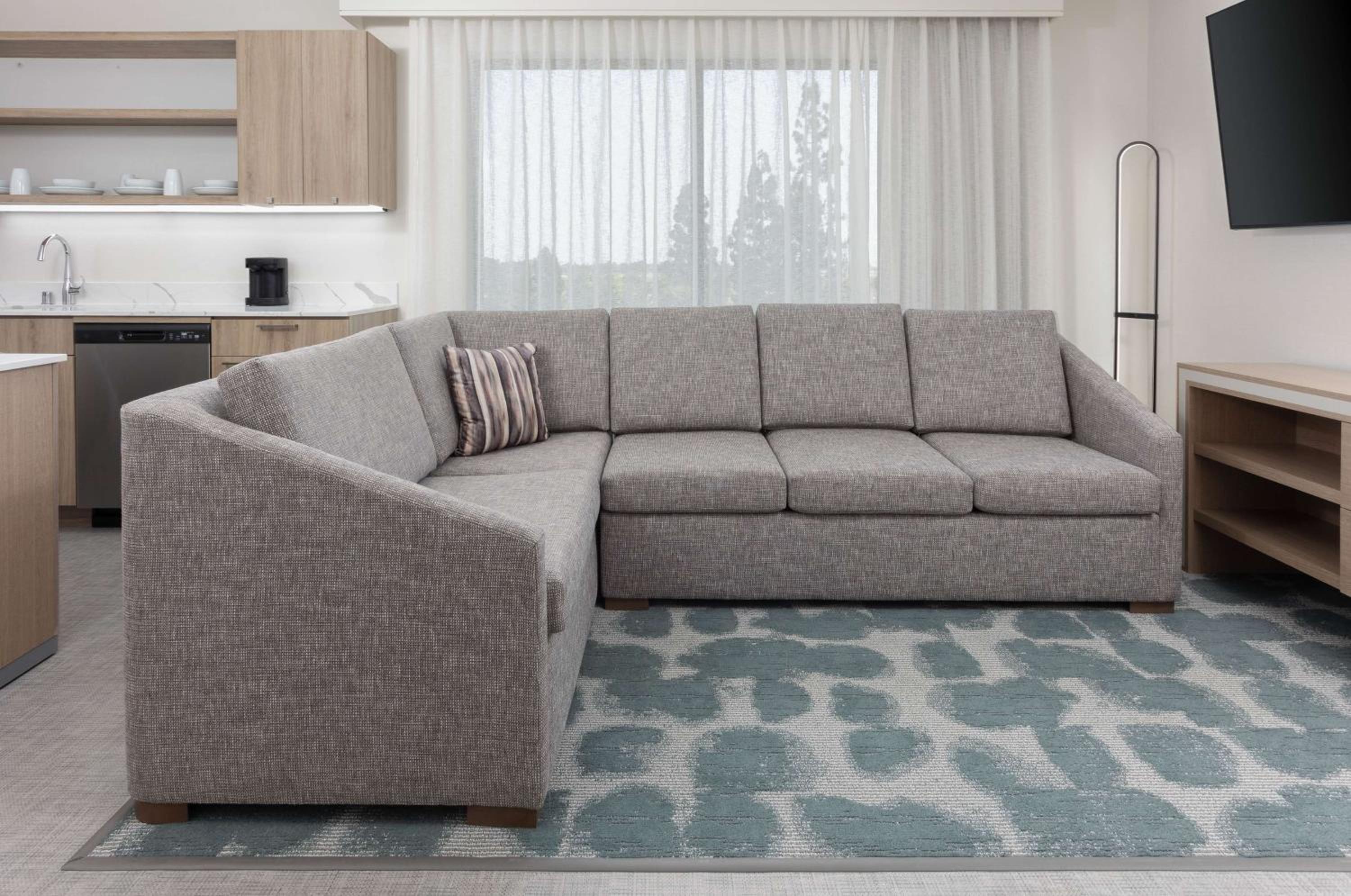One-Bedroom King Suite - Photo 4