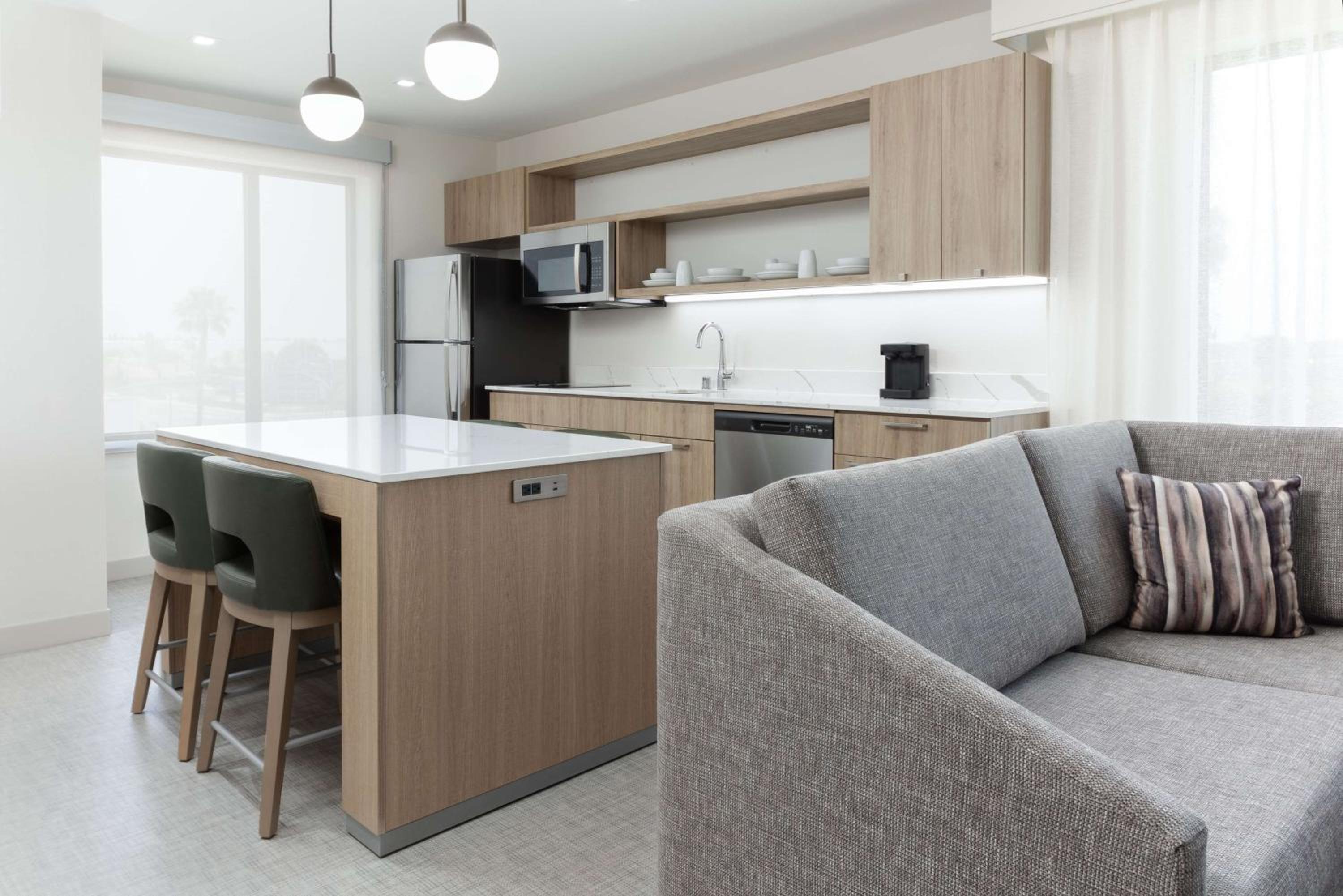 One-Bedroom King Suite - Photo 2