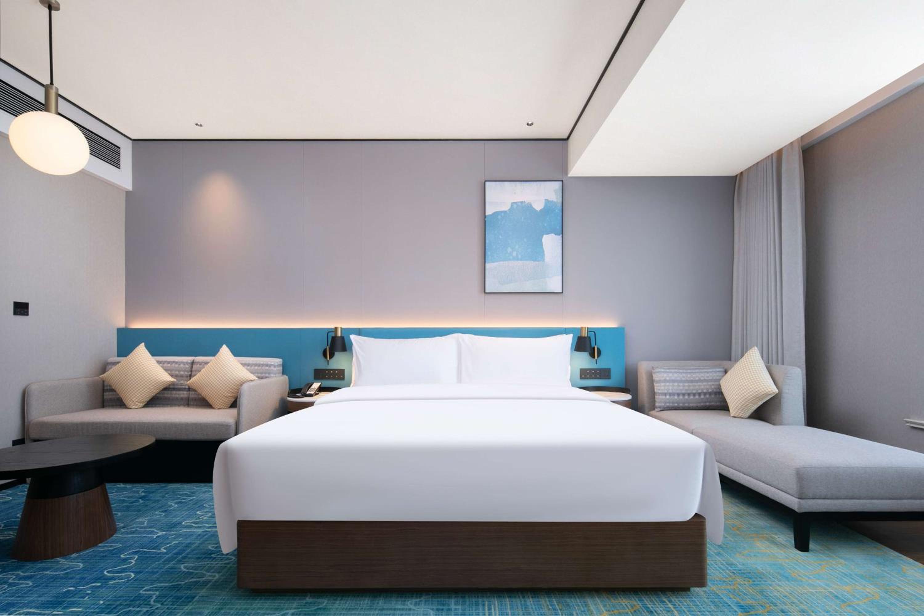 Deluxe King Room photo 2