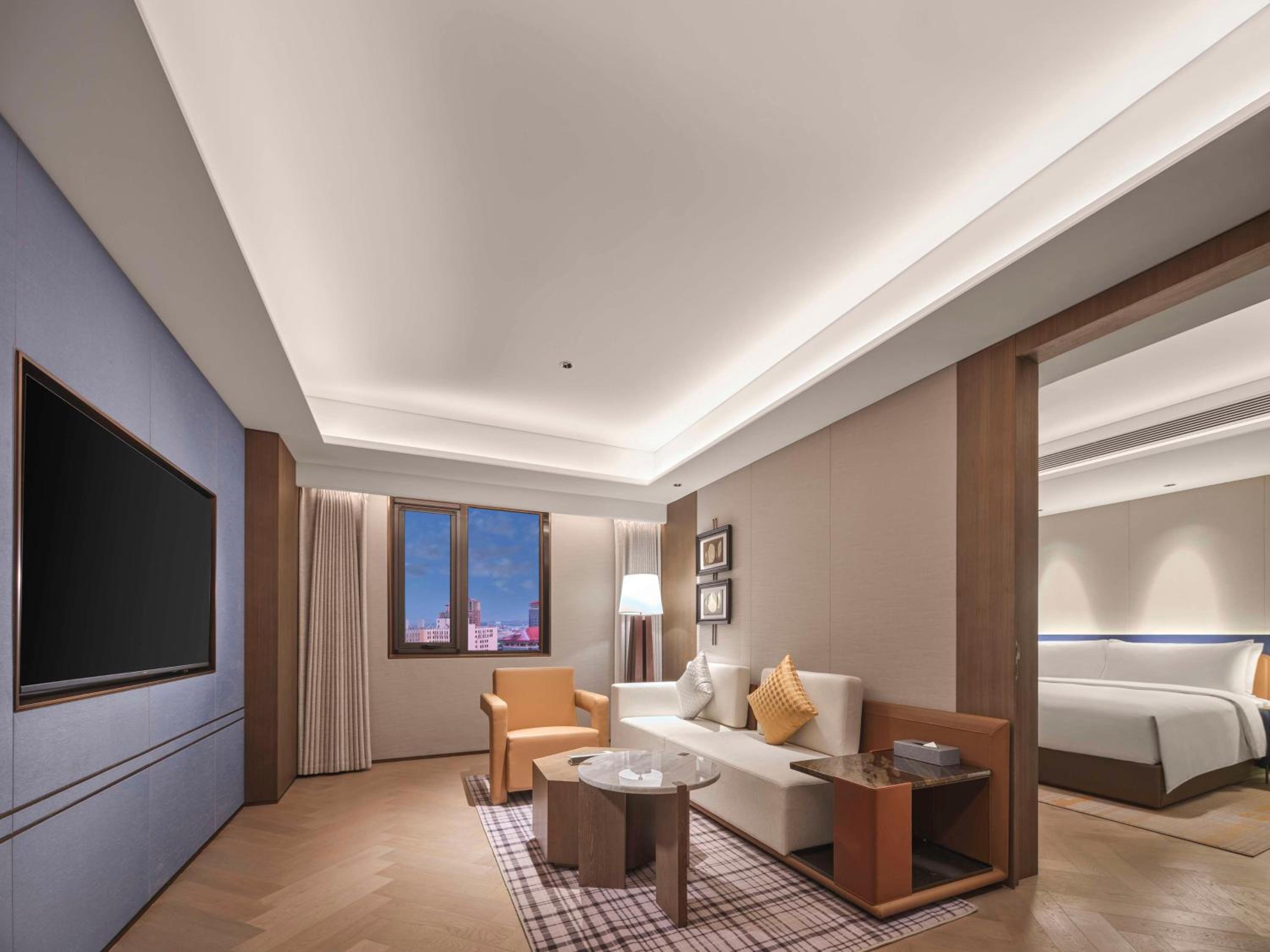 Premium King Suite