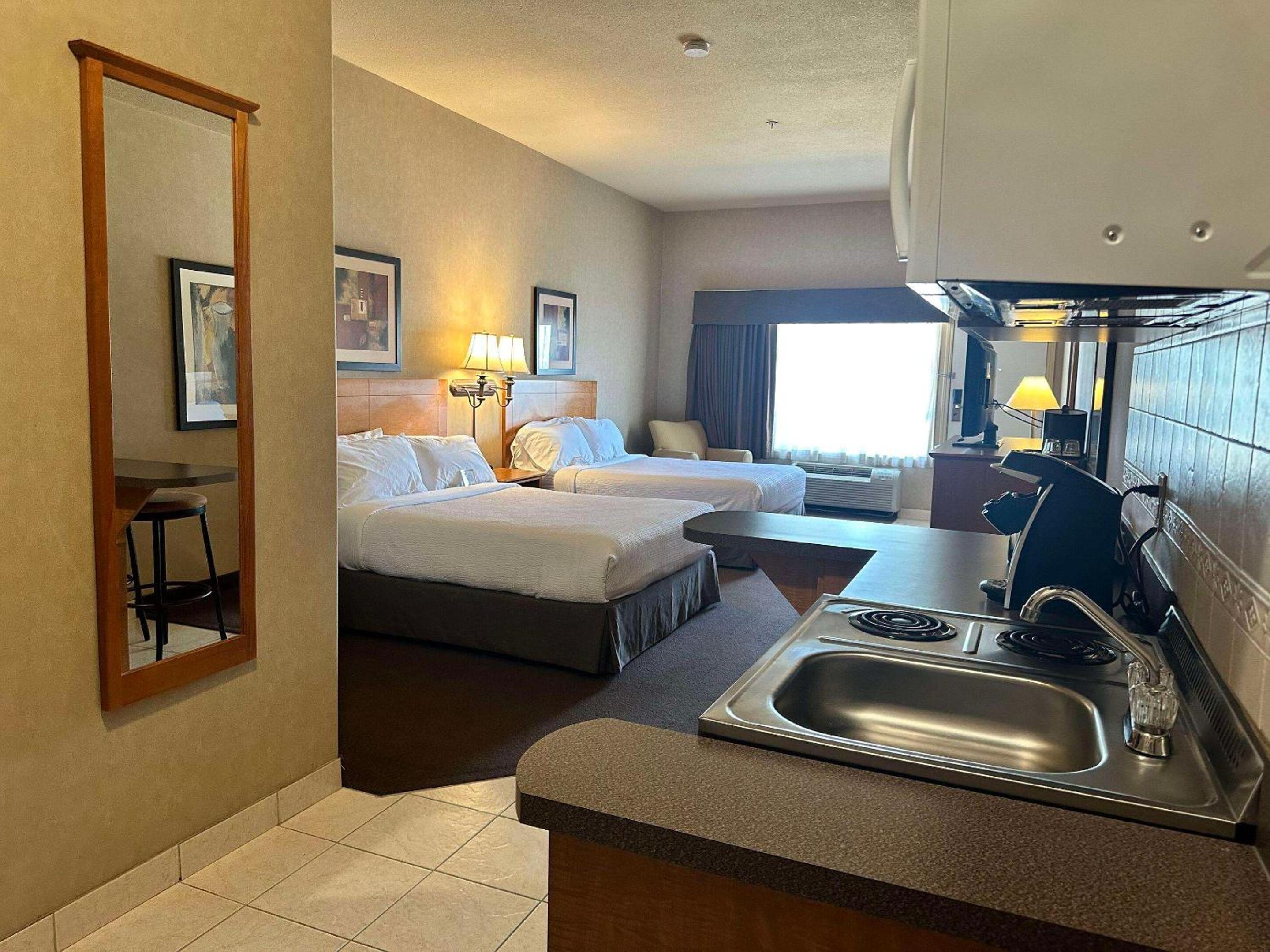 King Room With Roll-In Shower - Disability Access/Non Smoking/Ground Floor - Photo 37