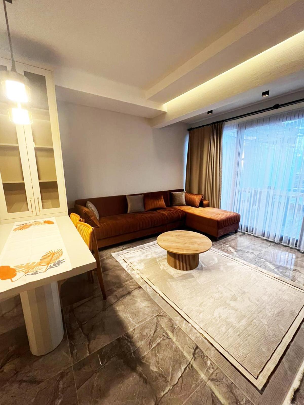 Three-Bedroom Villa photo 2