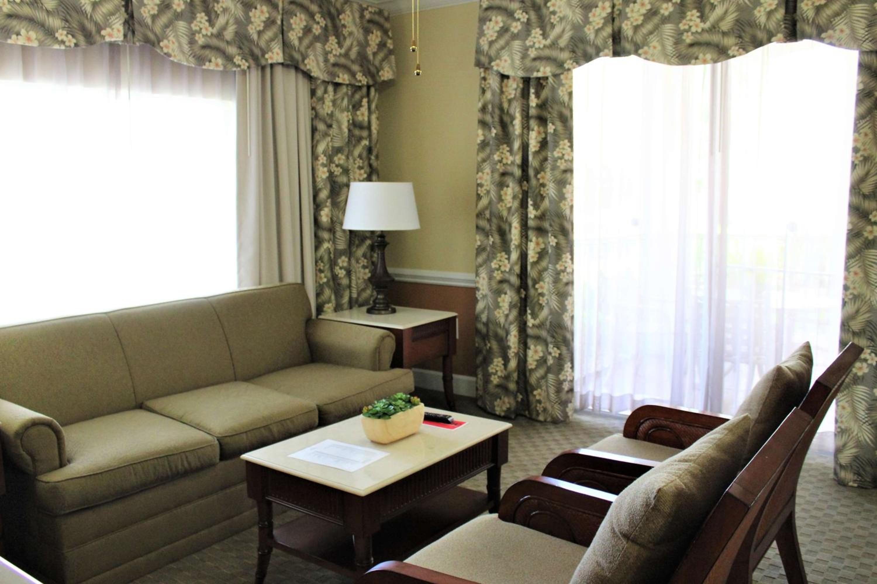 Three-Bedroom King Suite with Queen Beds and Sofa Bed thumbnail 6