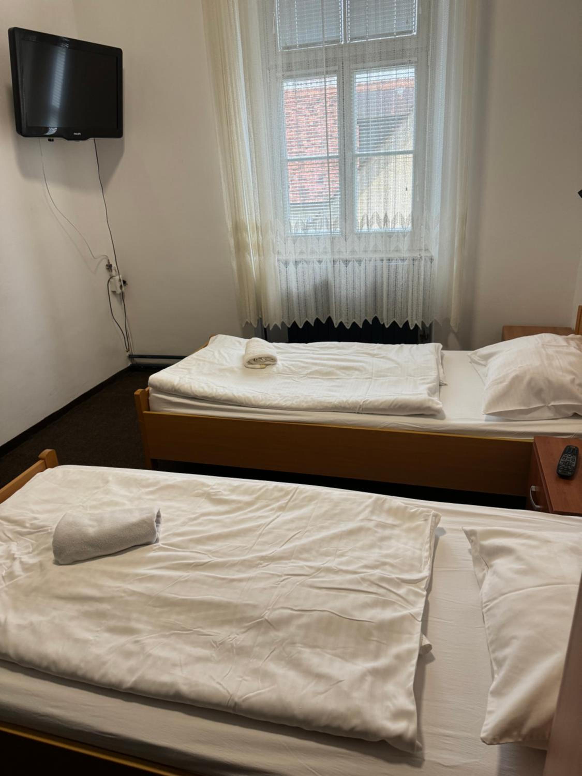 Double Room with Shared Bathroom photo 1